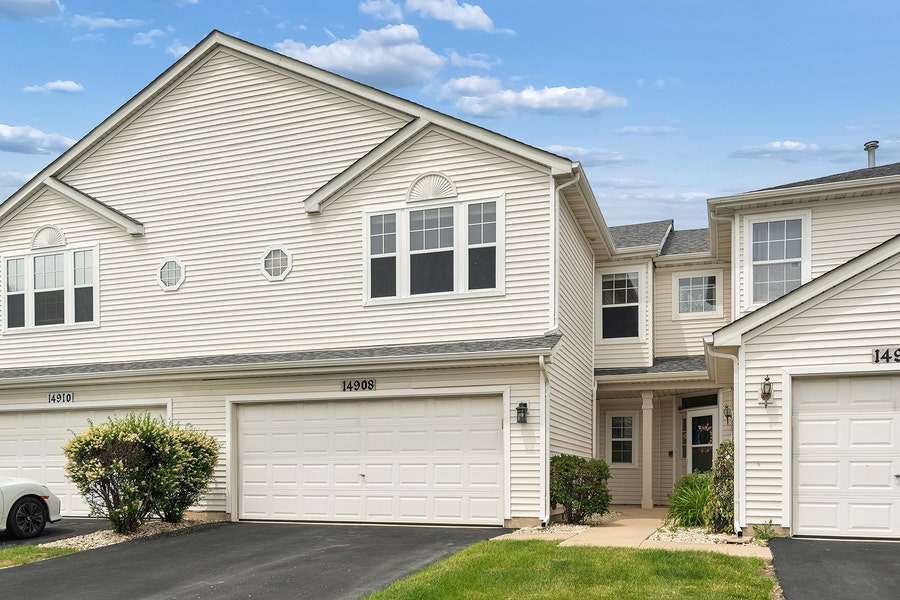 Property photo for 14908 W Victoria Crossing, #14908, Lockport, IL