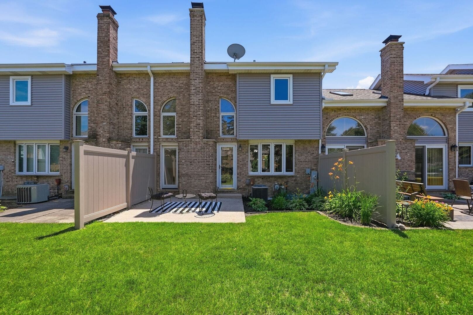 11304 Brook Crossing Court, Orland Park, IL 60467 11304 Brook Crossing Court, Orland Park, IL 60467