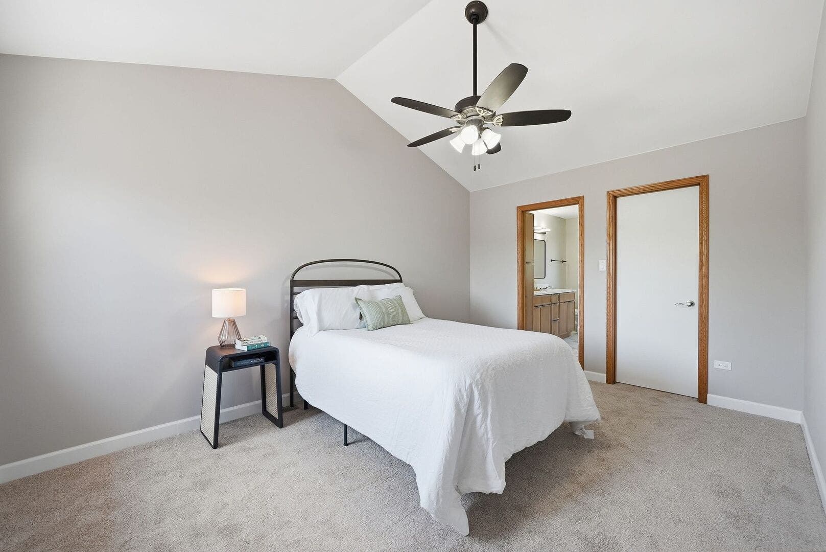 11304 Brook Crossing Court, Orland Park, IL 60467 11304 Brook Crossing Court, Orland Park, IL 60467