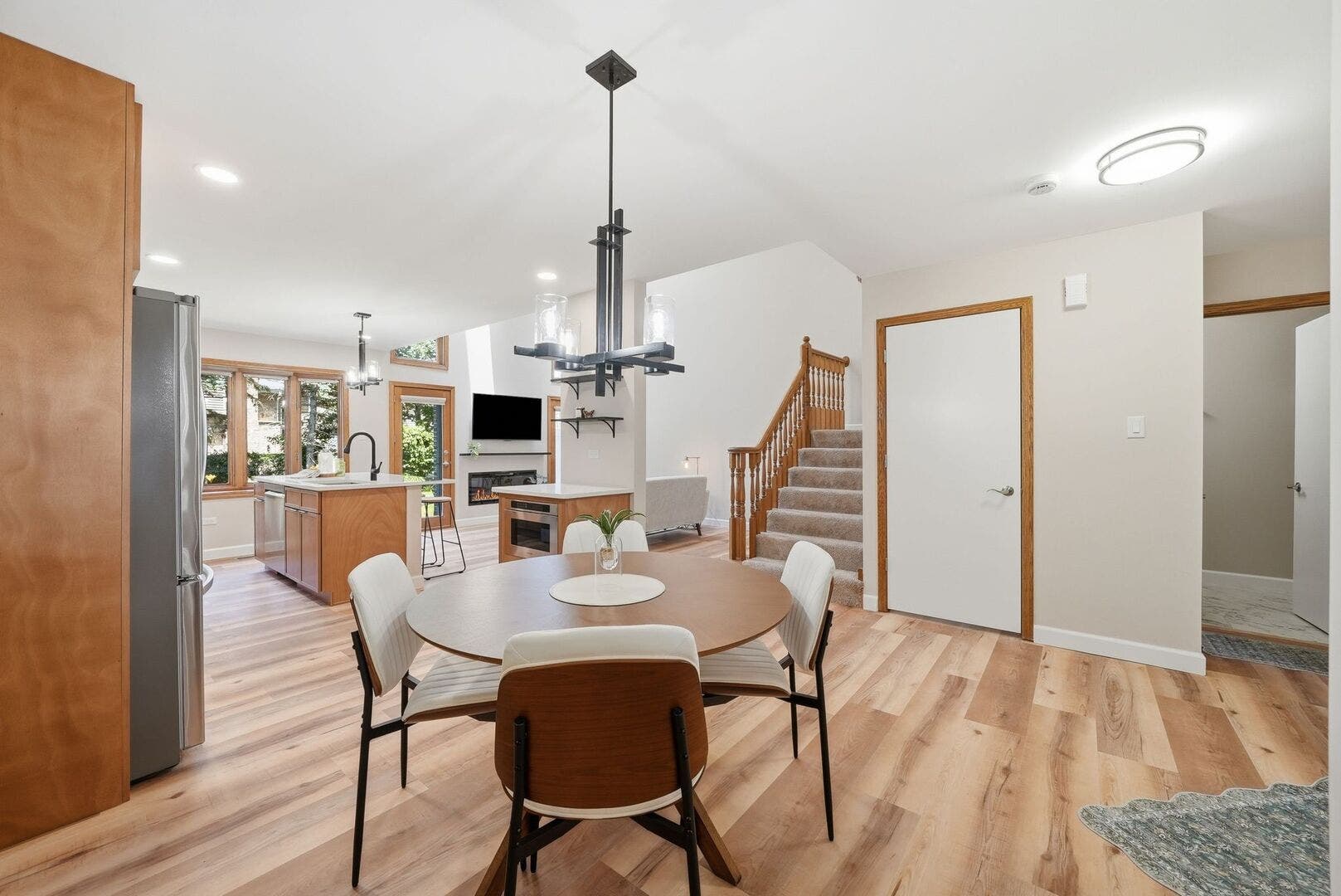 11304 Brook Crossing Court, Orland Park, IL 60467 11304 Brook Crossing Court, Orland Park, IL 60467