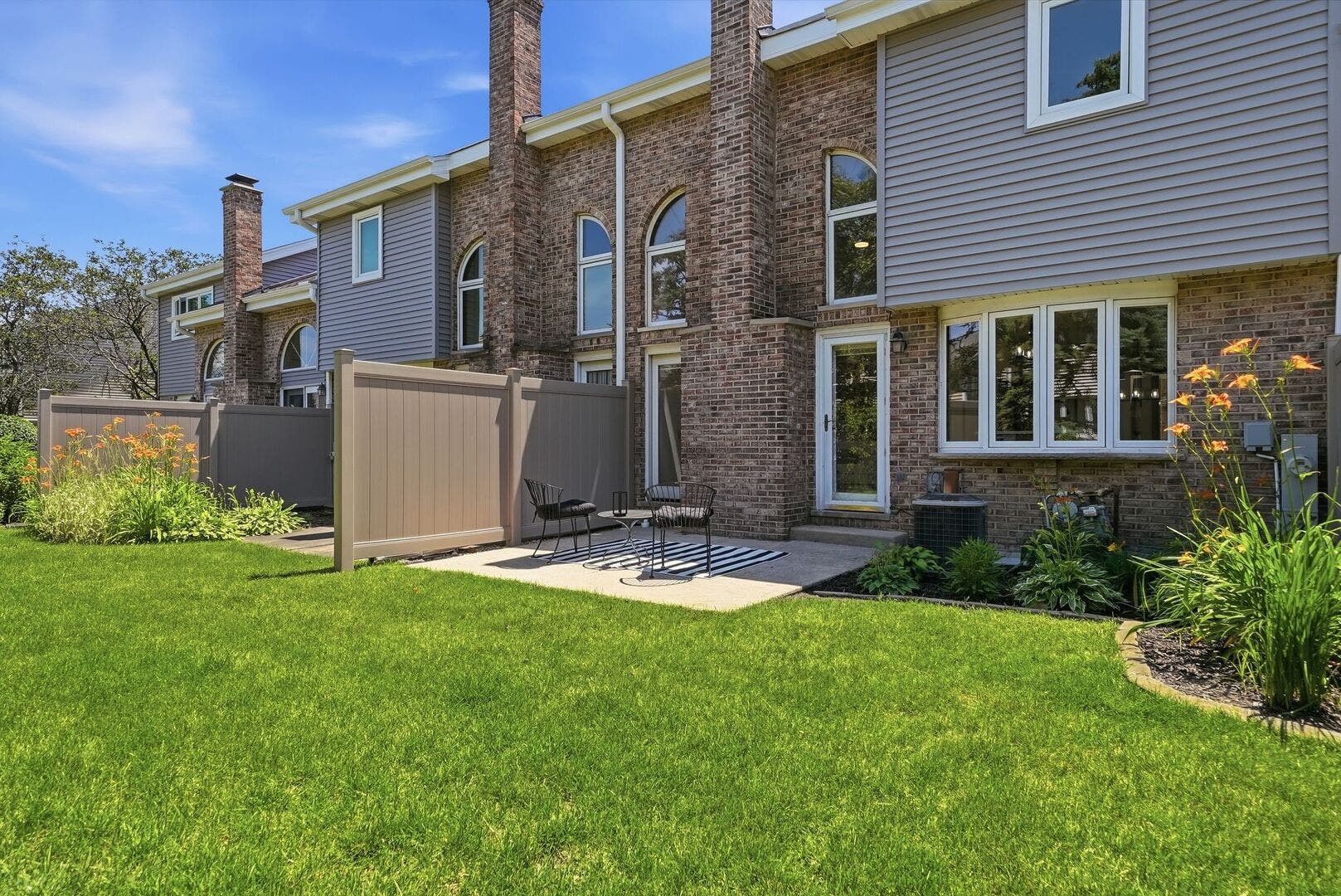 11304 Brook Crossing Court, Orland Park, IL 60467 11304 Brook Crossing Court, Orland Park, IL 60467
