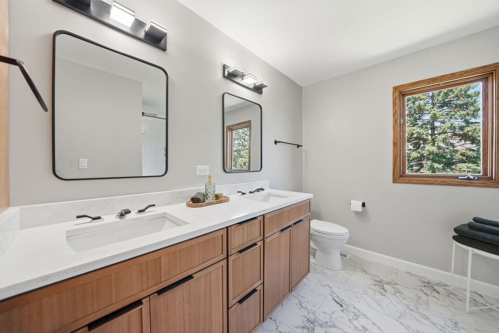 11304 Brook Crossing Court, Orland Park, IL 60467 11304 Brook Crossing Court, Orland Park, IL 60467