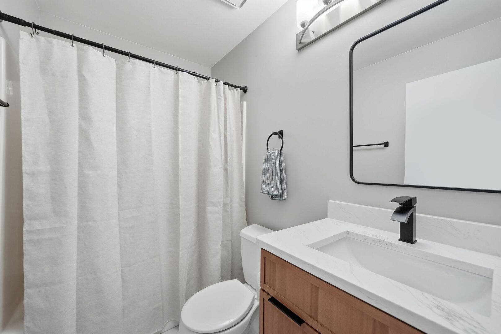 11304 Brook Crossing Court, Orland Park, IL 60467 11304 Brook Crossing Court, Orland Park, IL 60467
