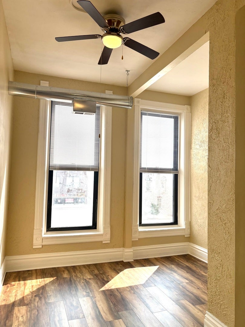 10 N State Street, #Upper, Elgin, IL 60123 10 N State Street, #Upper, Elgin, IL 60123