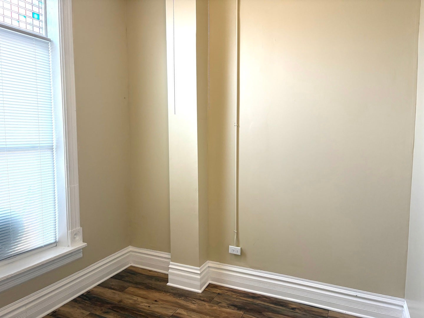 10 N State Street, #Upper, Elgin, IL 60123 10 N State Street, #Upper, Elgin, IL 60123