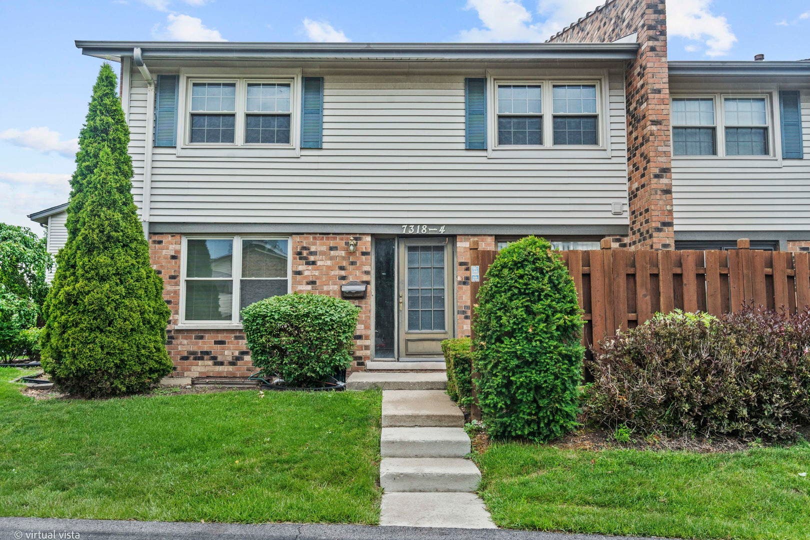 7318 Winthrop Way, #4, Downers Grove, IL 60516 7318 Winthrop Way, #4, Downers Grove, IL 60516