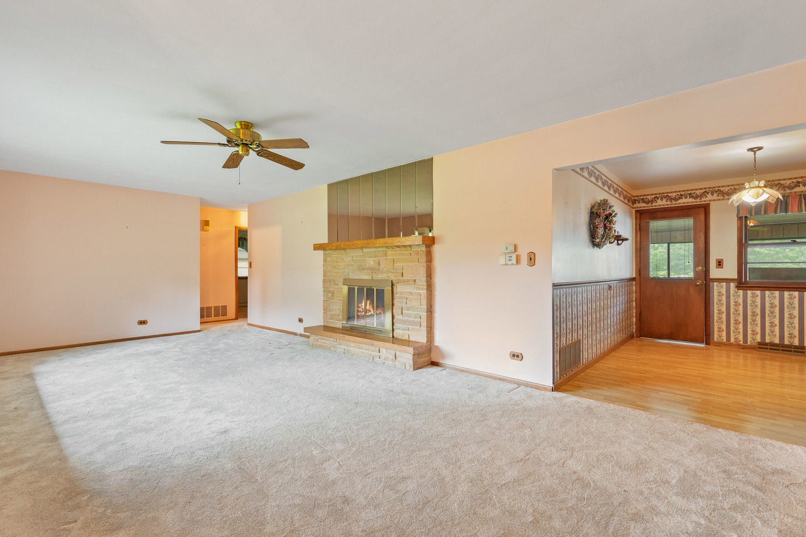 1025 Bode Road, Elgin, IL 60120 1025 Bode Road, Elgin, IL 60120