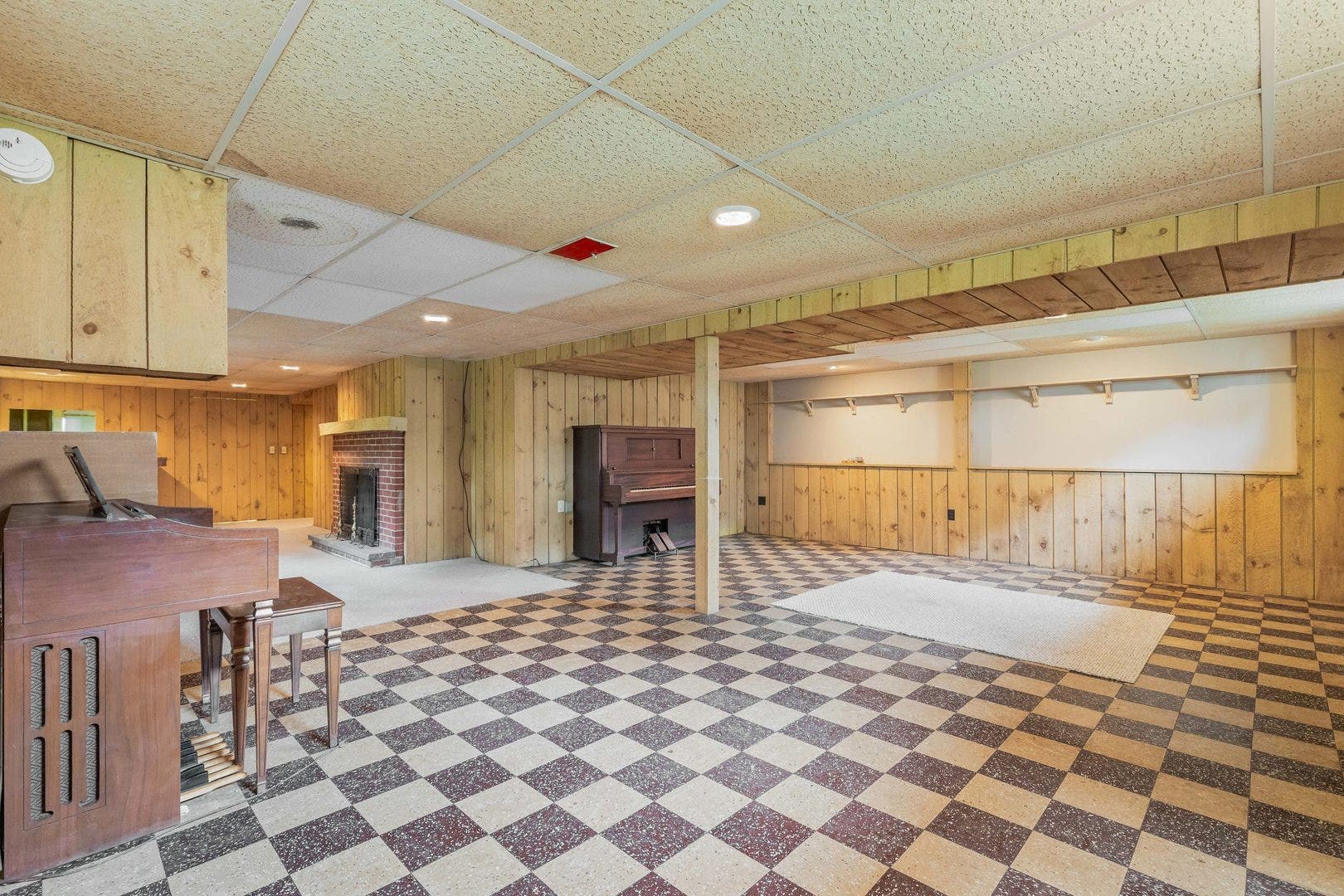 1025 Bode Road, Elgin, IL 60120 1025 Bode Road, Elgin, IL 60120