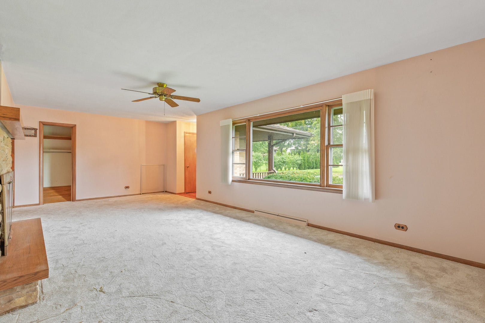 1025 Bode Road, Elgin, IL 60120 1025 Bode Road, Elgin, IL 60120