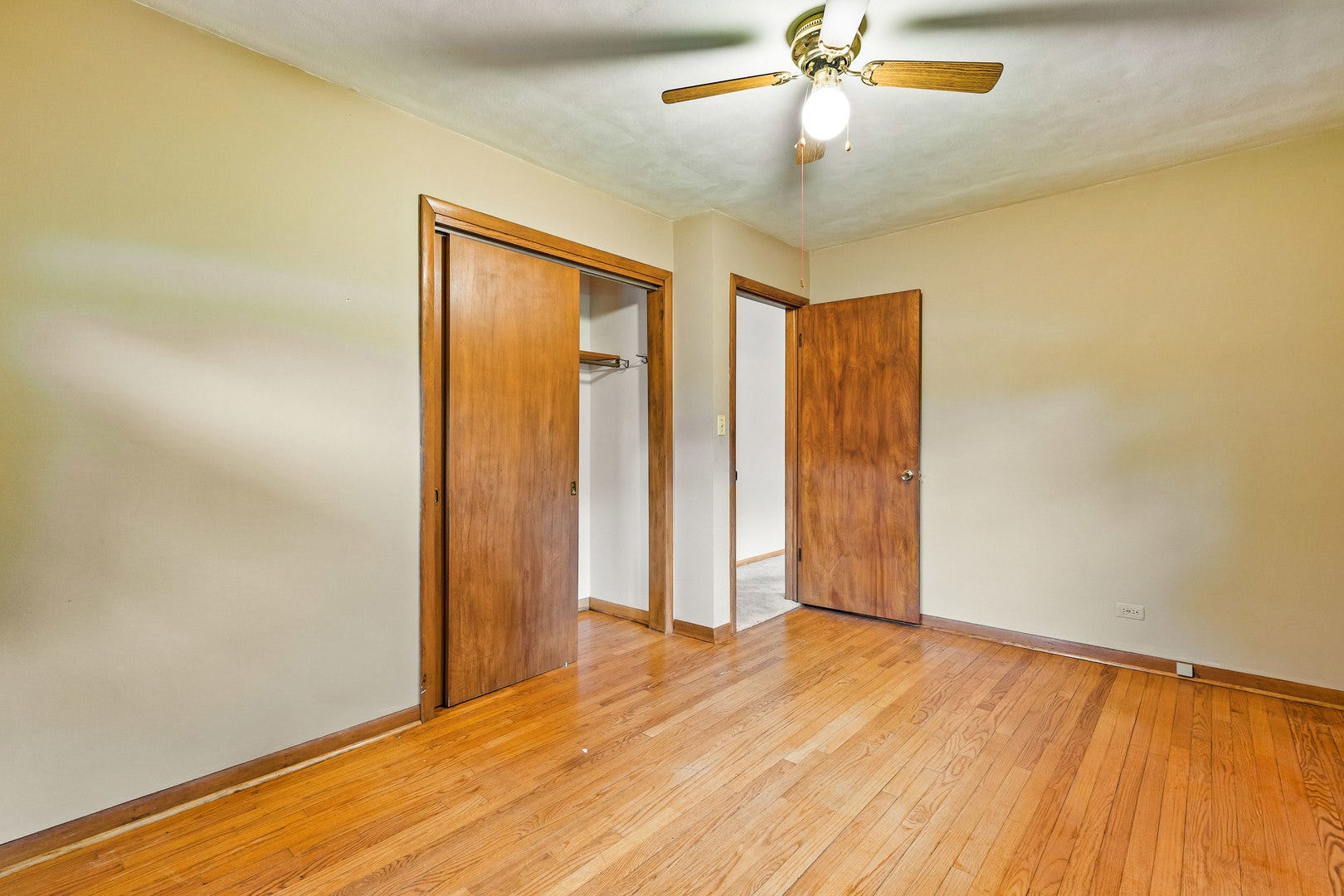 1025 Bode Road, Elgin, IL 60120 1025 Bode Road, Elgin, IL 60120