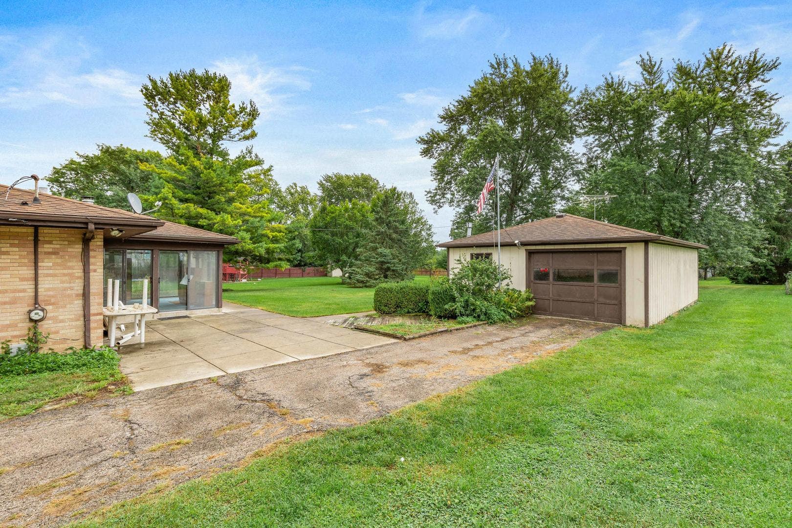 1025 Bode Road, Elgin, IL 60120 1025 Bode Road, Elgin, IL 60120