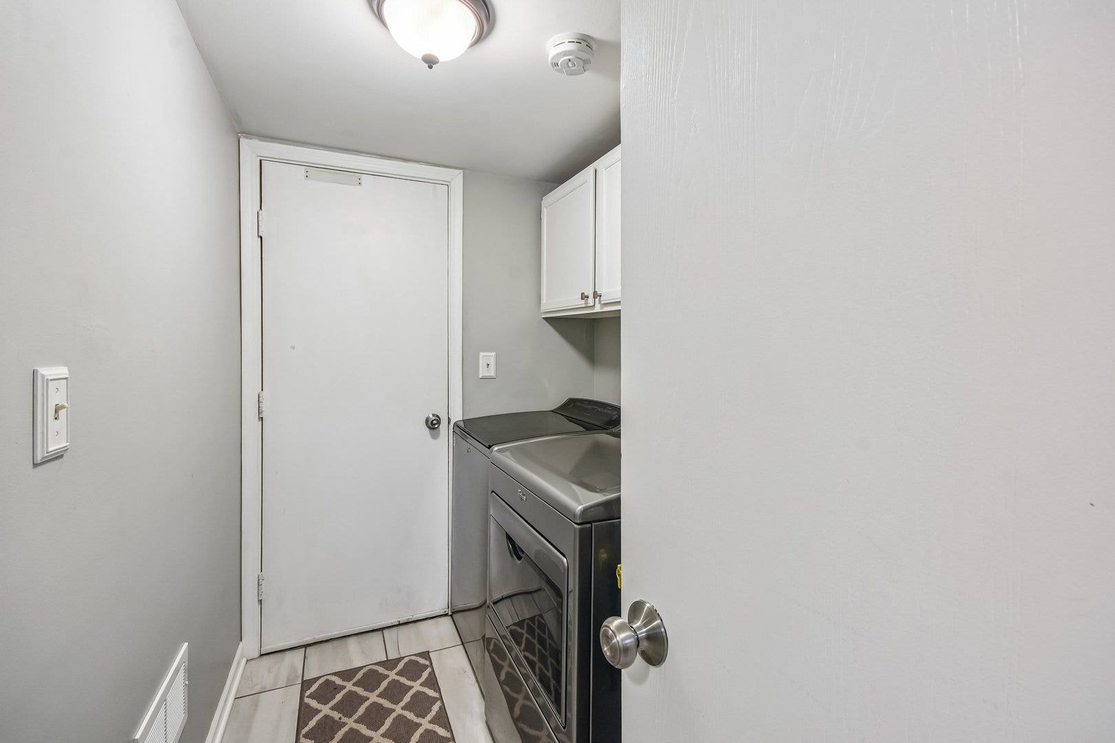 7353 Canterbury Place, Downers Grove, IL 60516