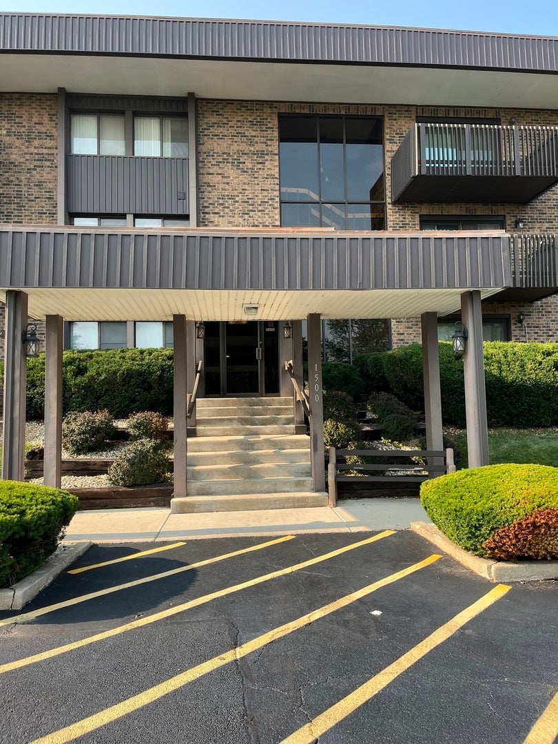 Property photo for 1500 Woodbridge Road, #1F, Joliet, IL