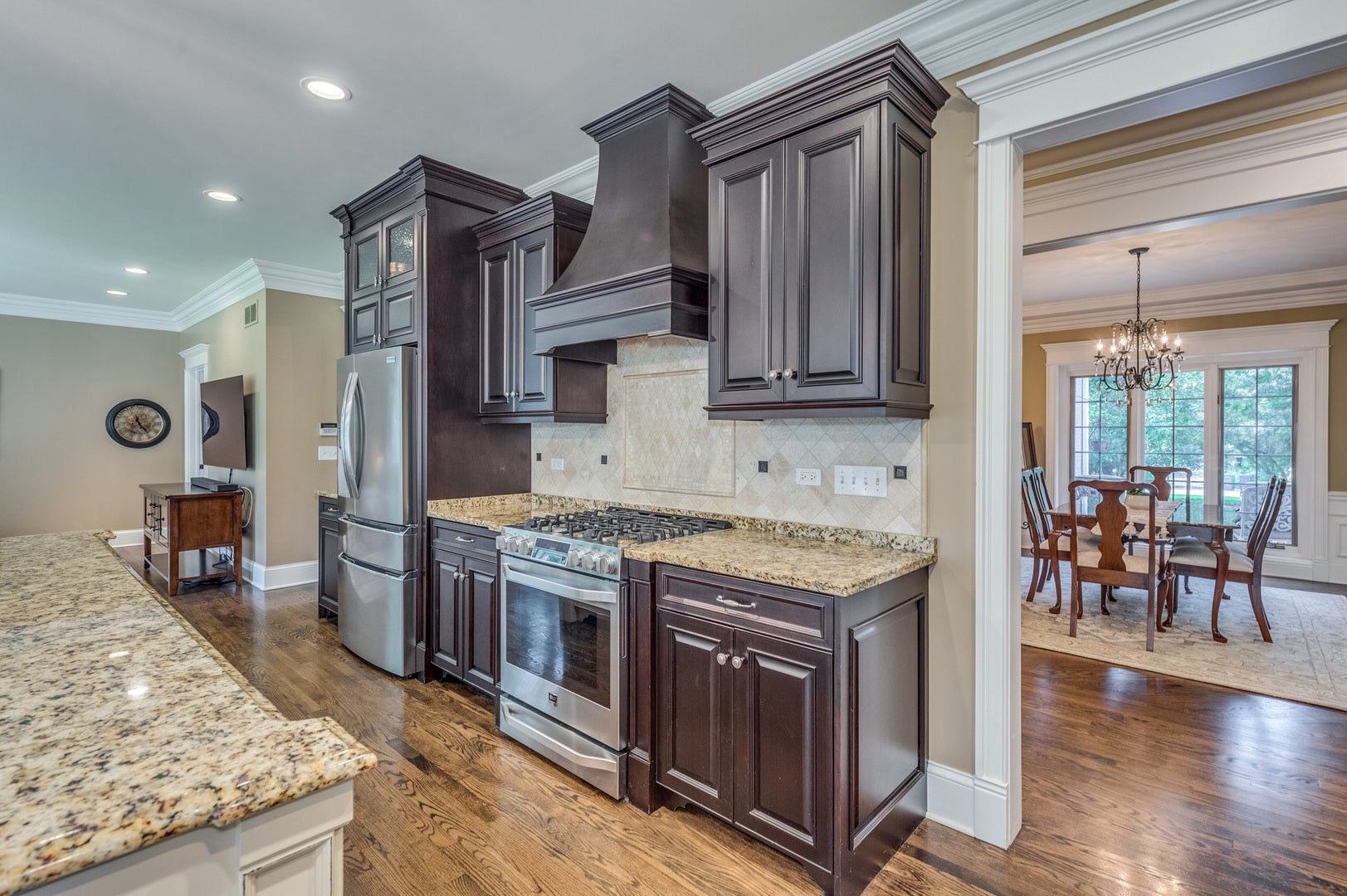 8N669 Edgewood Road, Elgin, IL 60124