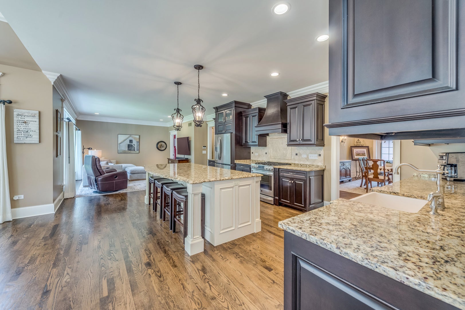 8N669 Edgewood Road, Elgin, IL 60124
