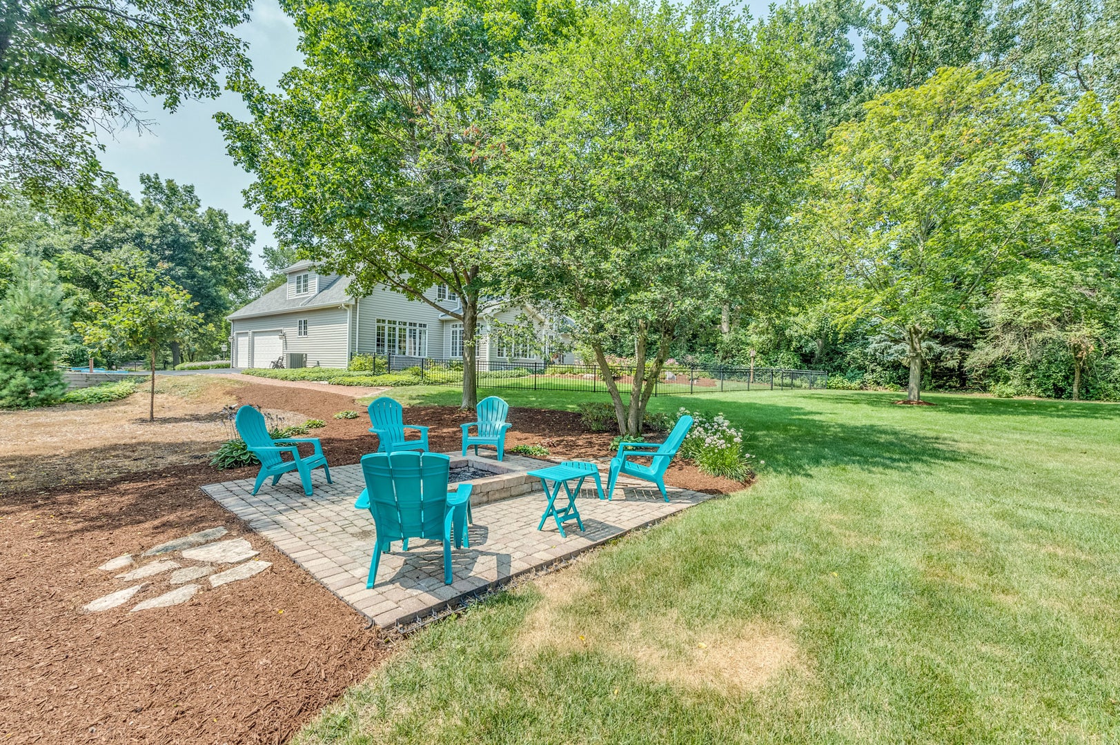 8N669 Edgewood Road, Elgin, IL 60124