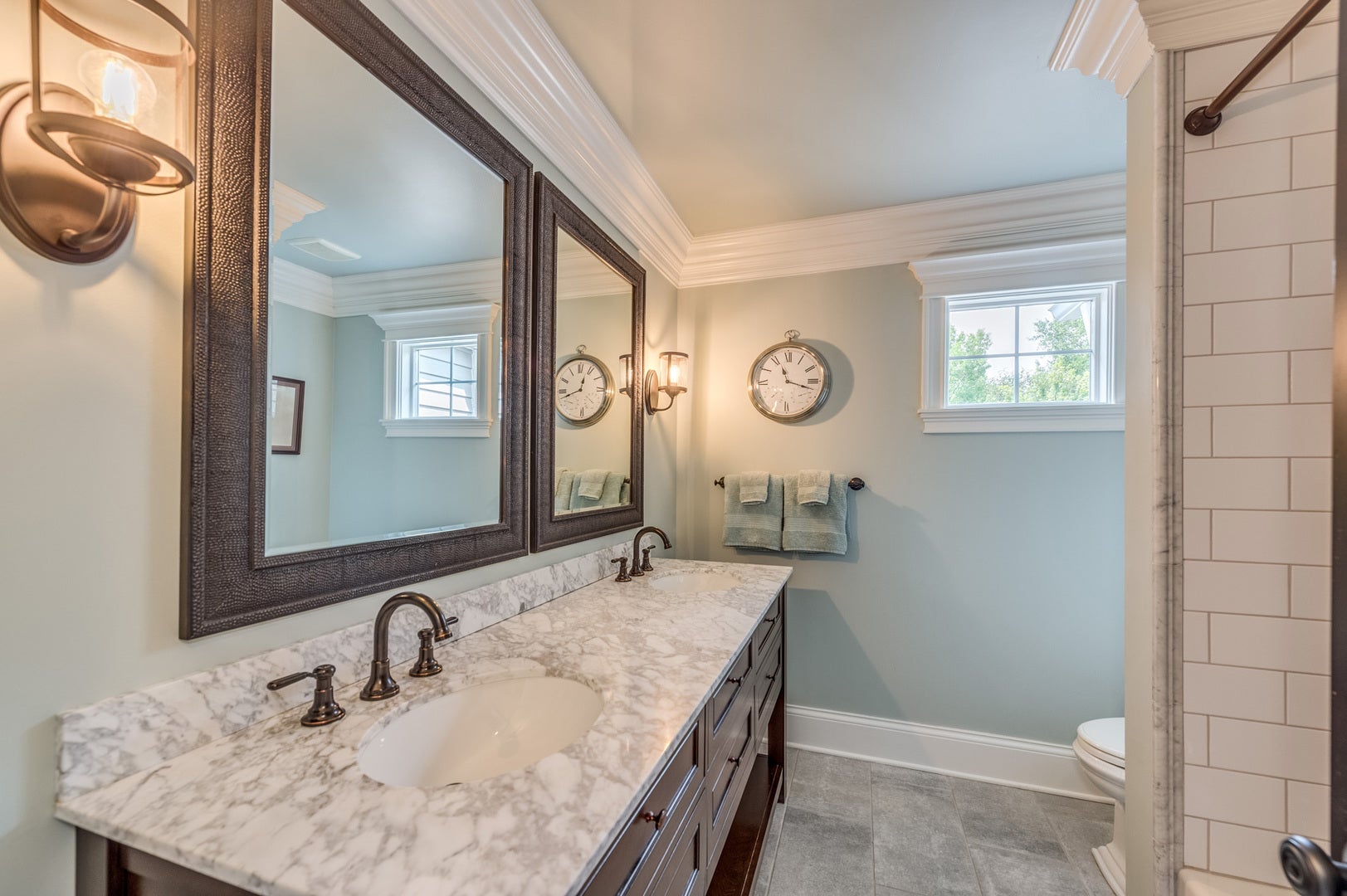 8N669 Edgewood Road, Elgin, IL 60124