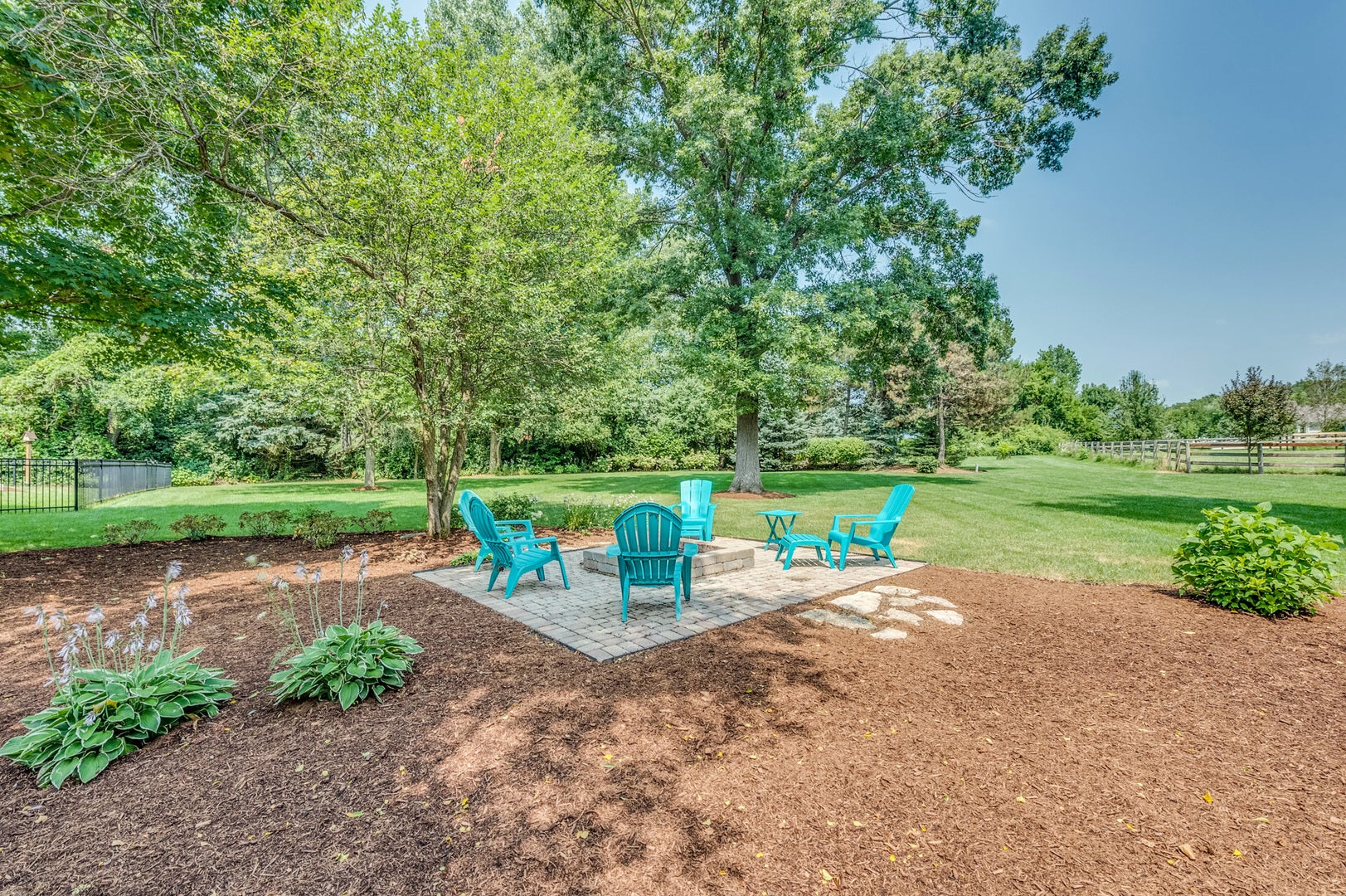 8N669 Edgewood Road, Elgin, IL 60124