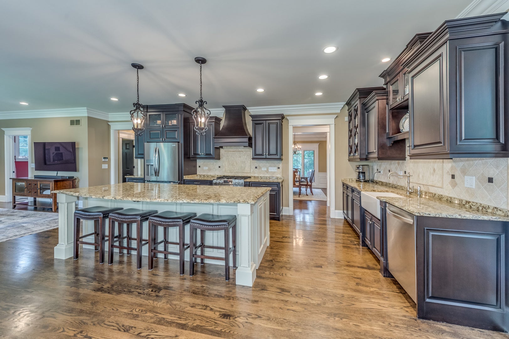 8N669 Edgewood Road, Elgin, IL 60124