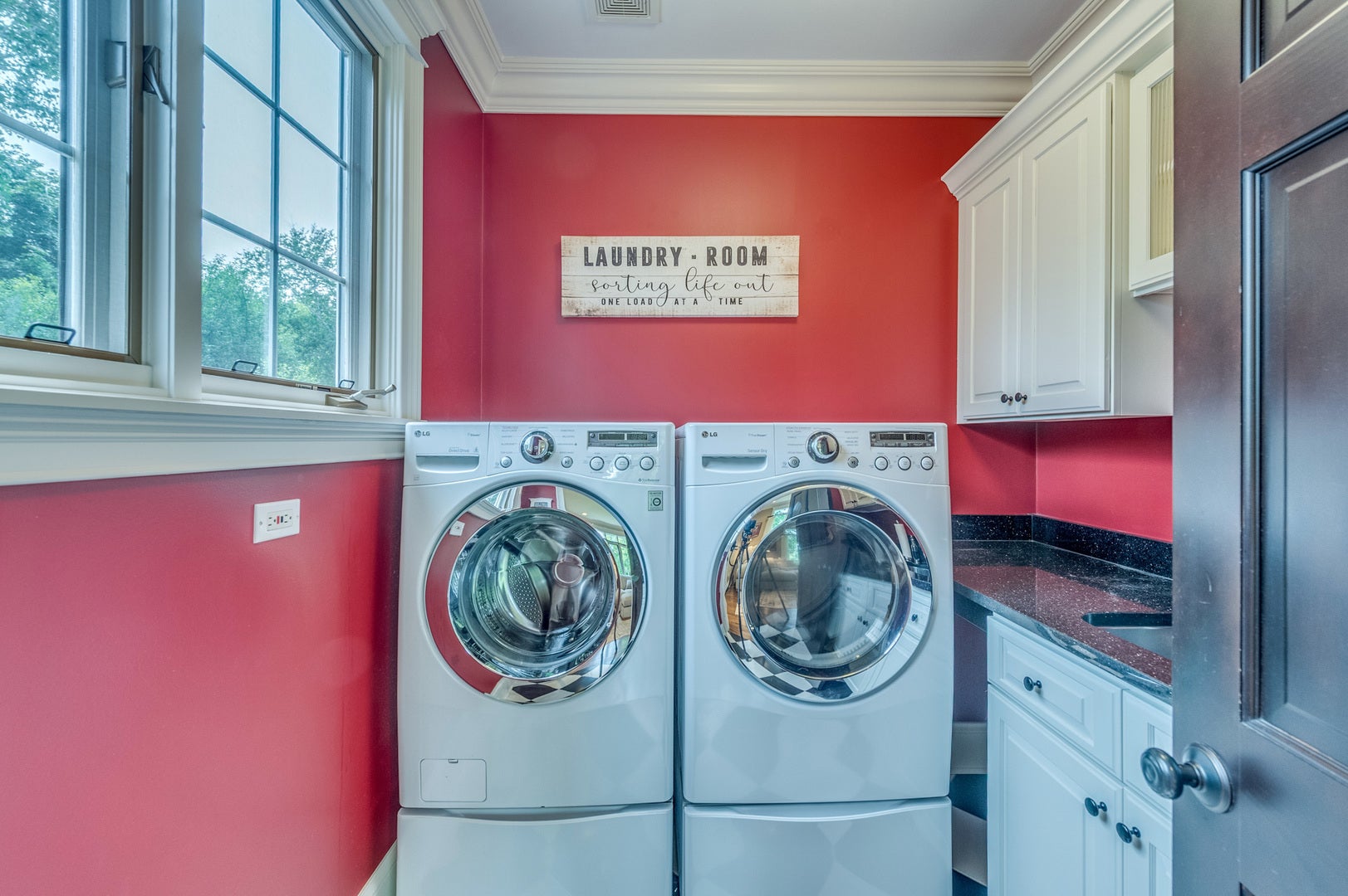 8N669 Edgewood Road, Elgin, IL 60124