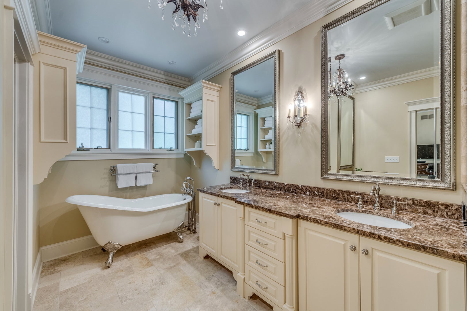 8N669 Edgewood Road, Elgin, IL 60124