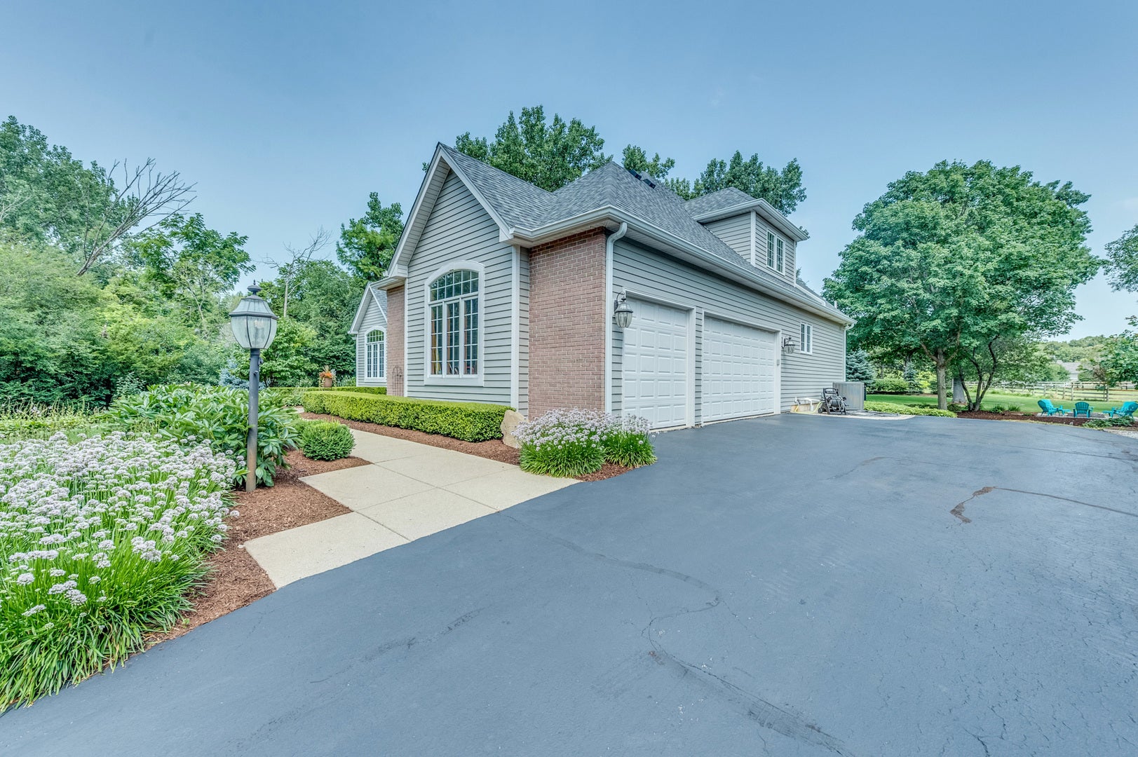 8N669 Edgewood Road, Elgin, IL 60124