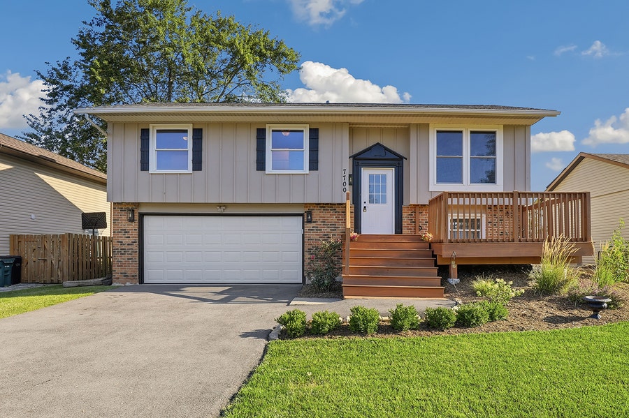 Property photo for 7700 W Jamison Drive, Frankfort, IL