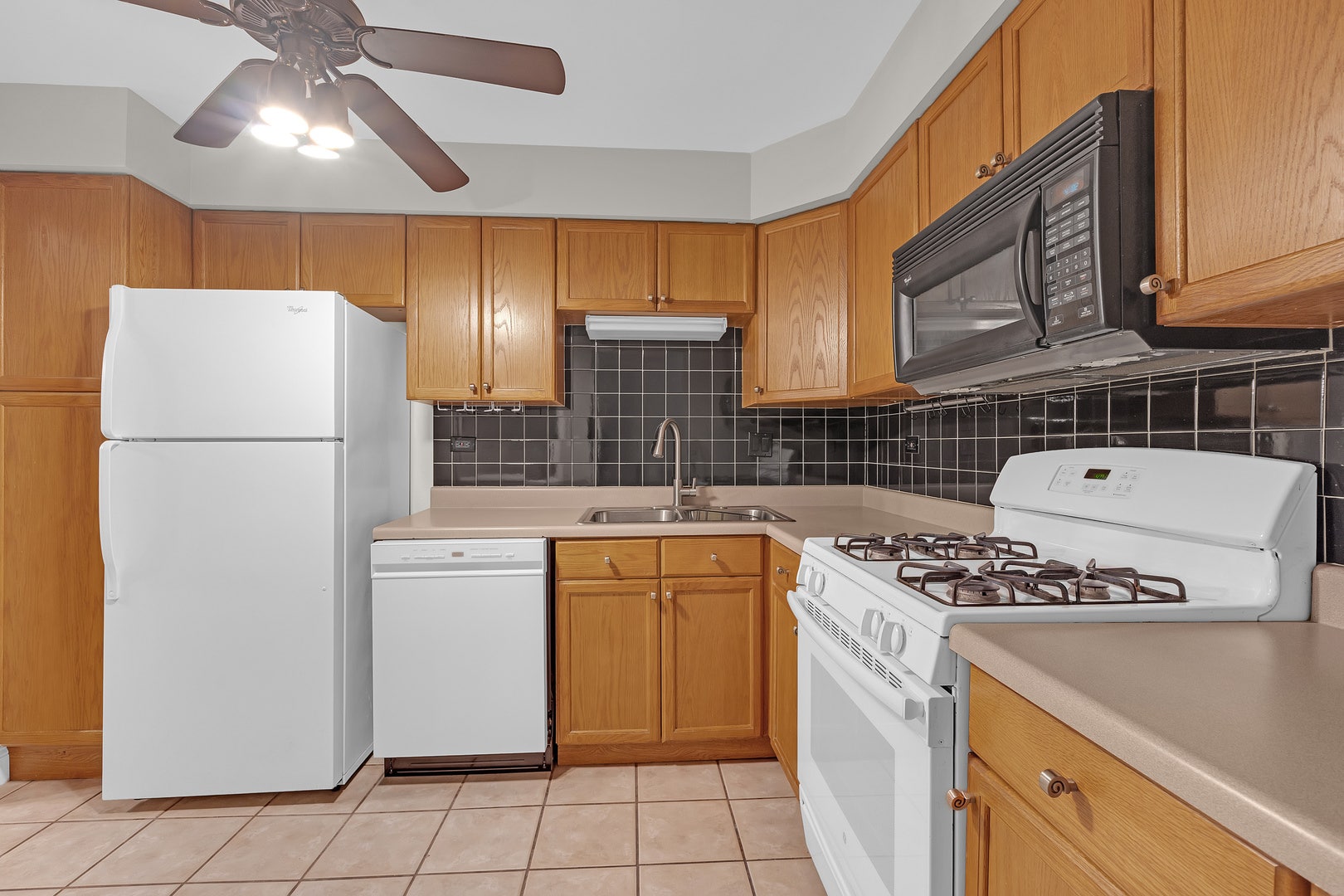 7383 Grand Avenue, #105, Downers Grove, IL 60516 7383 Grand Avenue, #105, Downers Grove, IL 60516