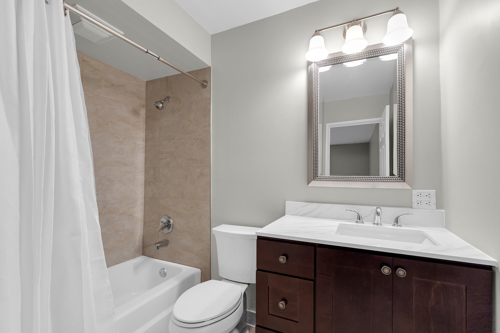 7383 Grand Avenue, #105, Downers Grove, IL 60516 7383 Grand Avenue, #105, Downers Grove, IL 60516