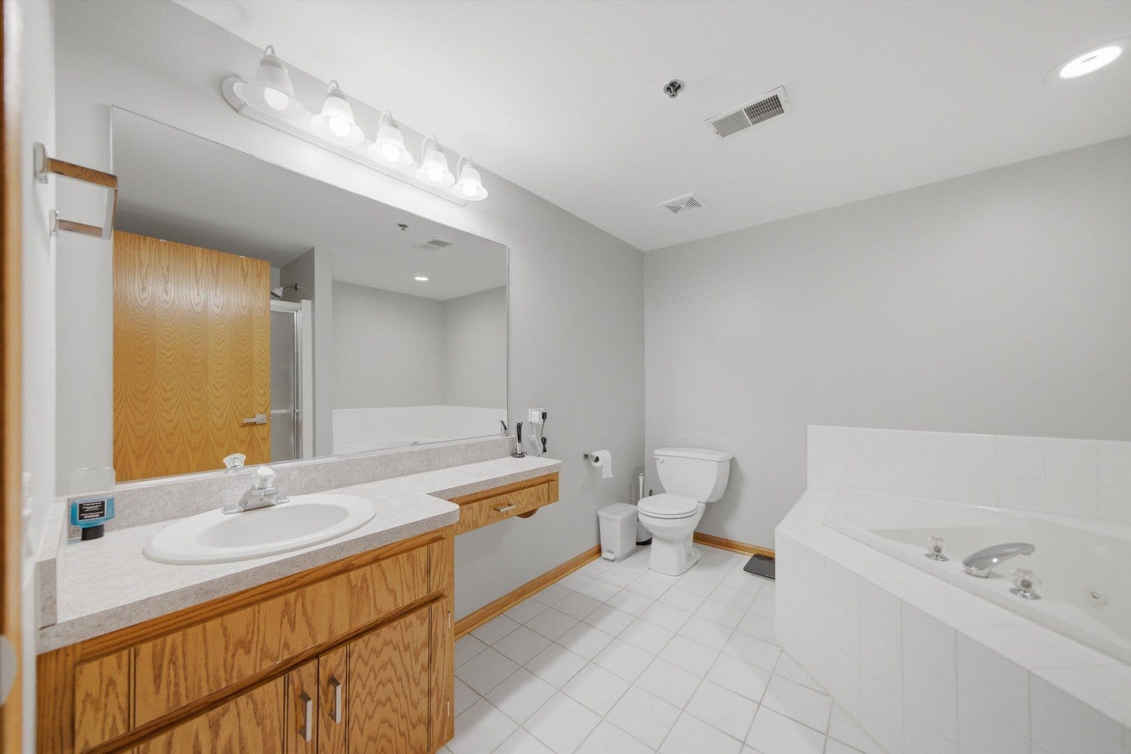 11535 Settlers Pond Way, #1B, Orland Park, IL 60467 11535 Settlers Pond Way, #1B, Orland Park, IL 60467