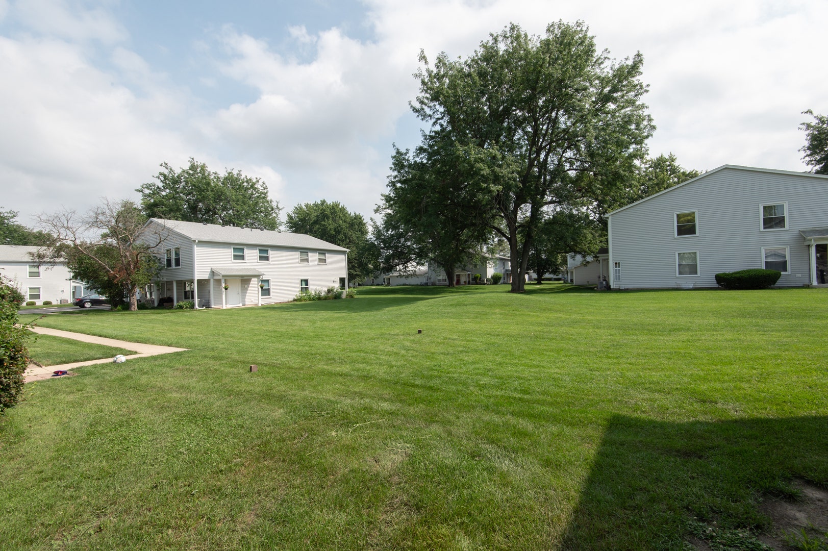 1380 N Glen Circle, #B, Aurora, IL 60506 1380 N Glen Circle, #B, Aurora, IL 60506