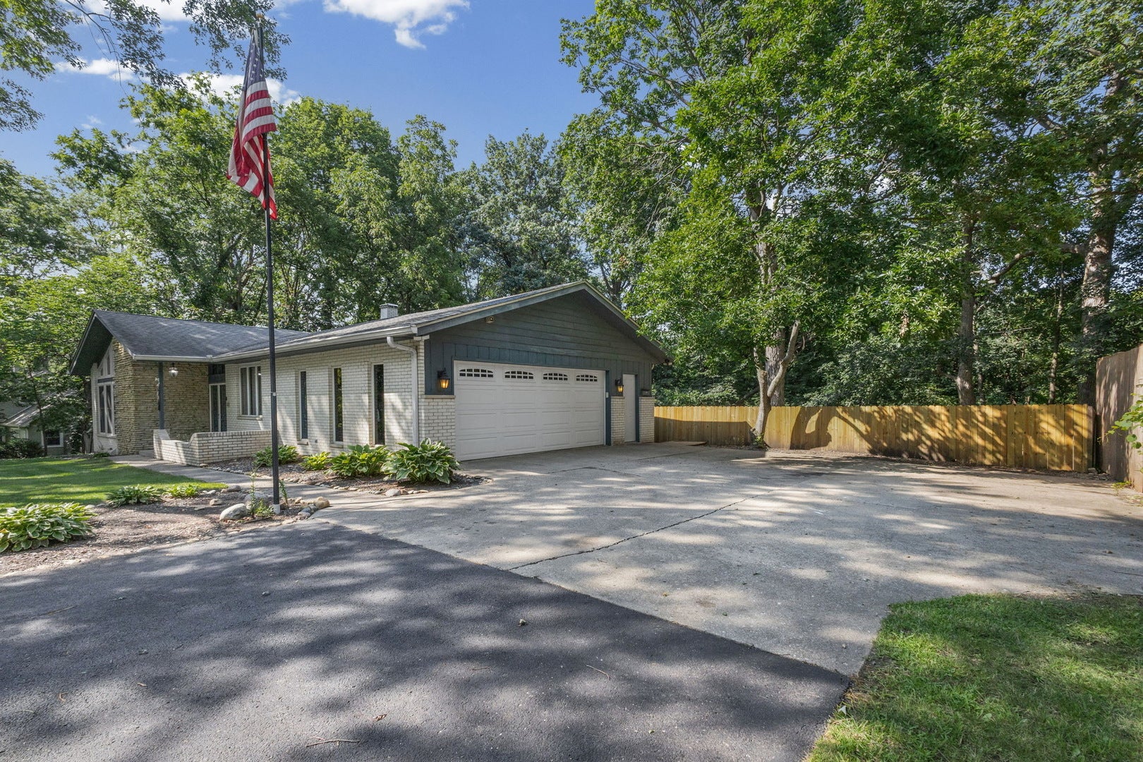 2417 Mayfair Drive, Joliet, IL 60433