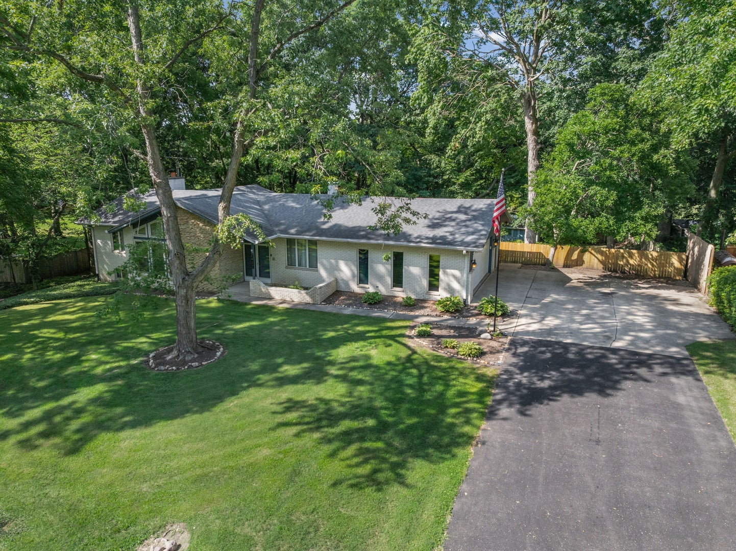 2417 Mayfair Drive, Joliet, IL 60433
