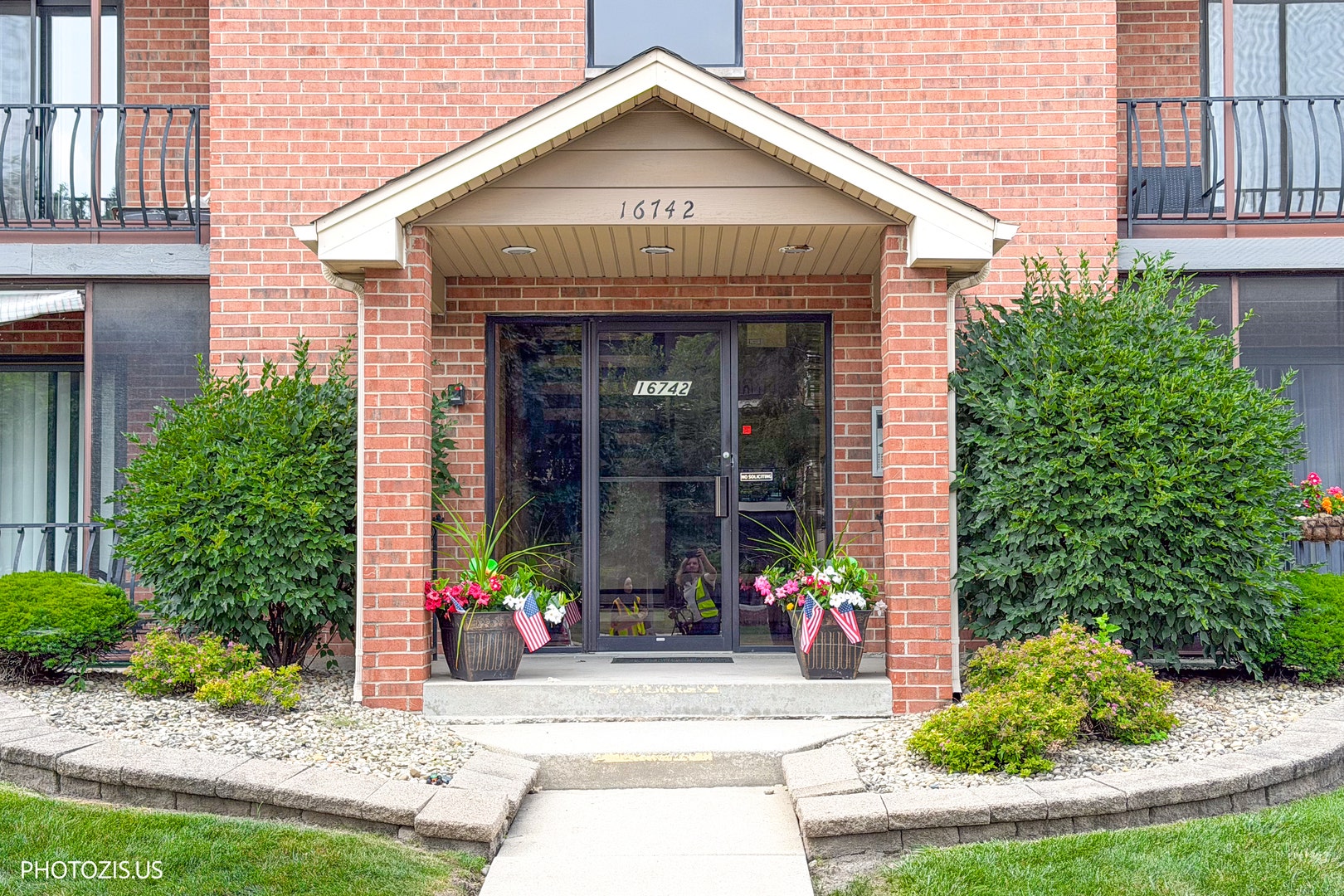 16742 Paxton Avenue, #2N, Tinley Park, IL 60477 16742 Paxton Avenue, #2N, Tinley Park, IL 60477