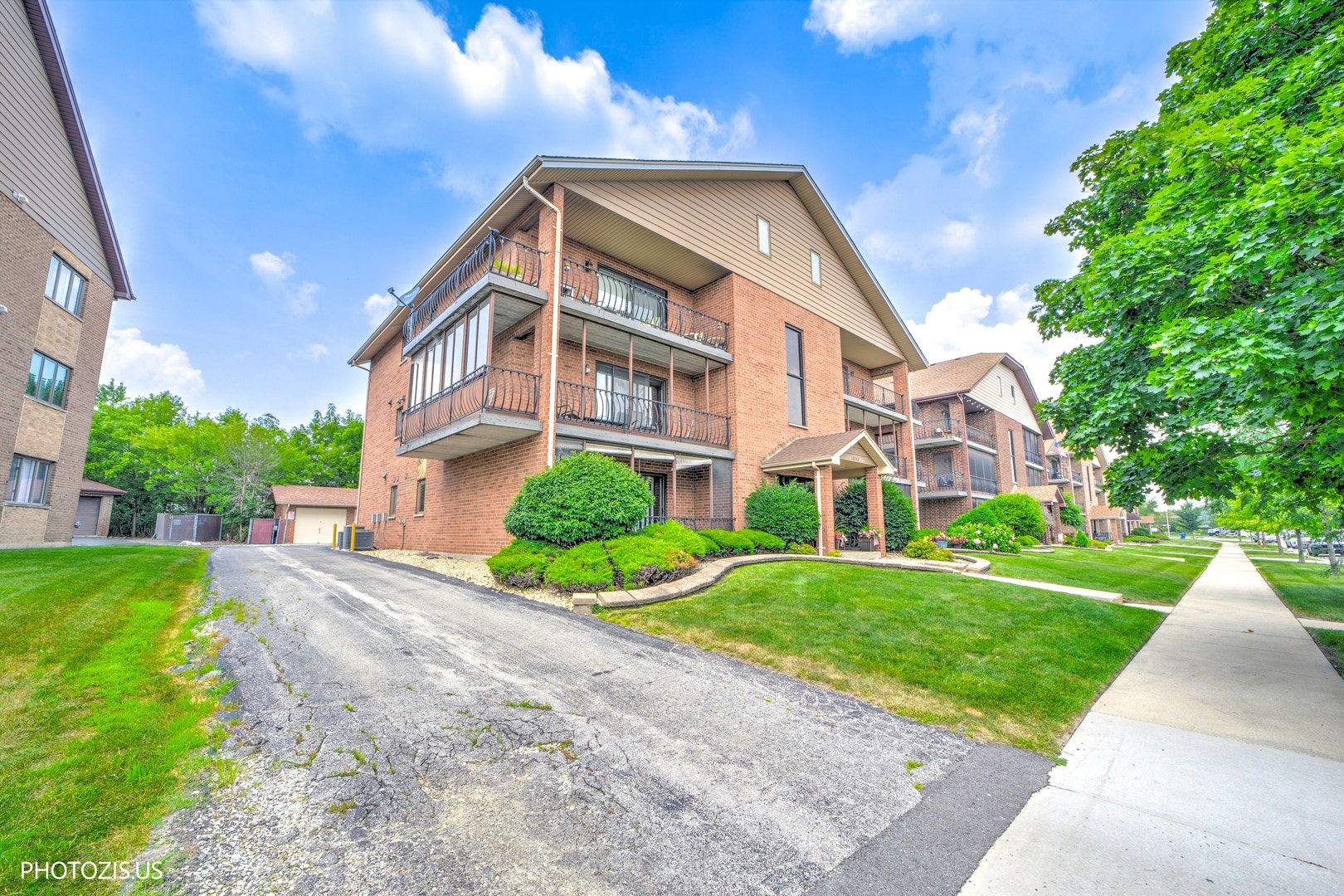 16742 Paxton Avenue, #2N, Tinley Park, IL 60477 16742 Paxton Avenue, #2N, Tinley Park, IL 60477