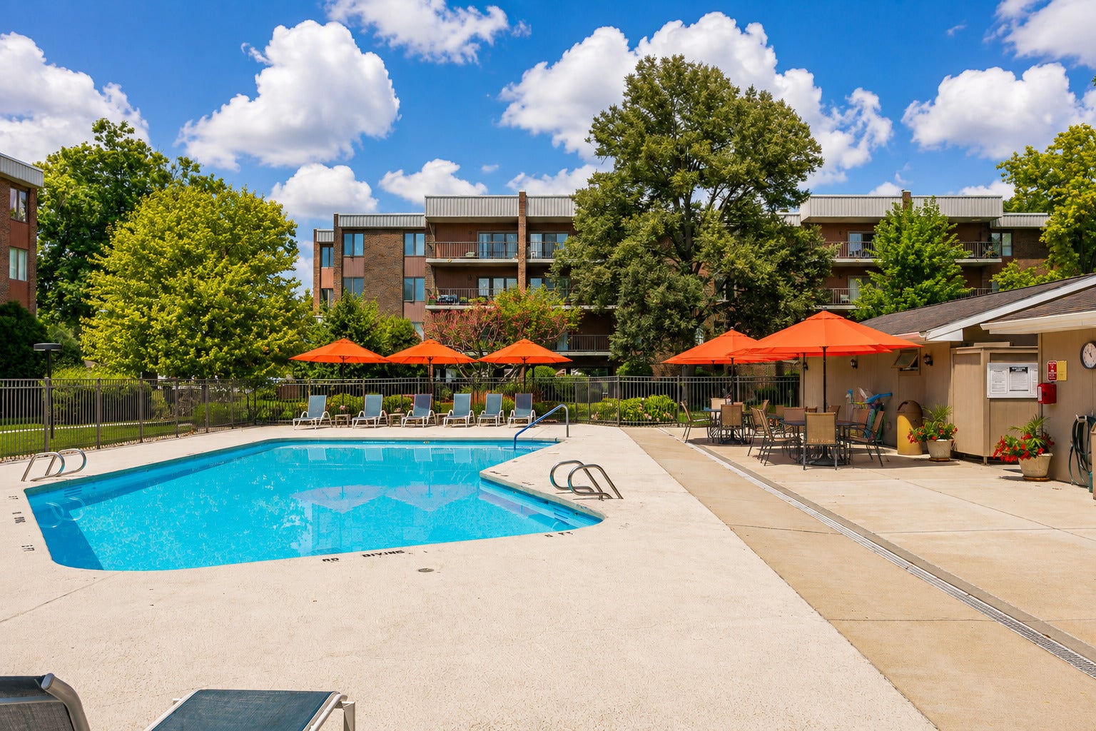 6585 Main Street, #201, Downers Grove, IL 60516 6585 Main Street, #201, Downers Grove, IL 60516