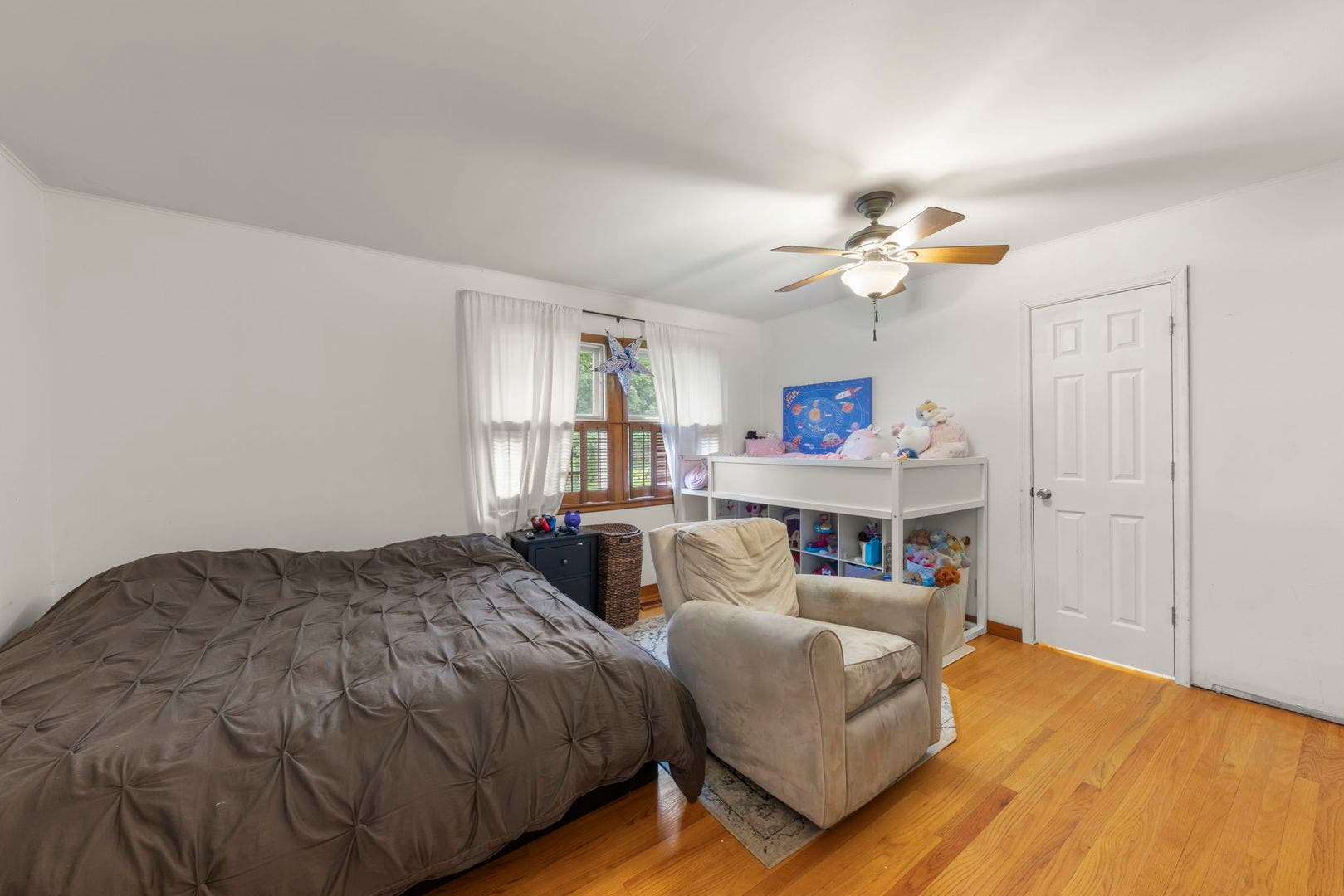 5616 AUBREY Terrace, Downers Grove, IL 60516 5616 AUBREY Terrace, Downers Grove, IL 60516