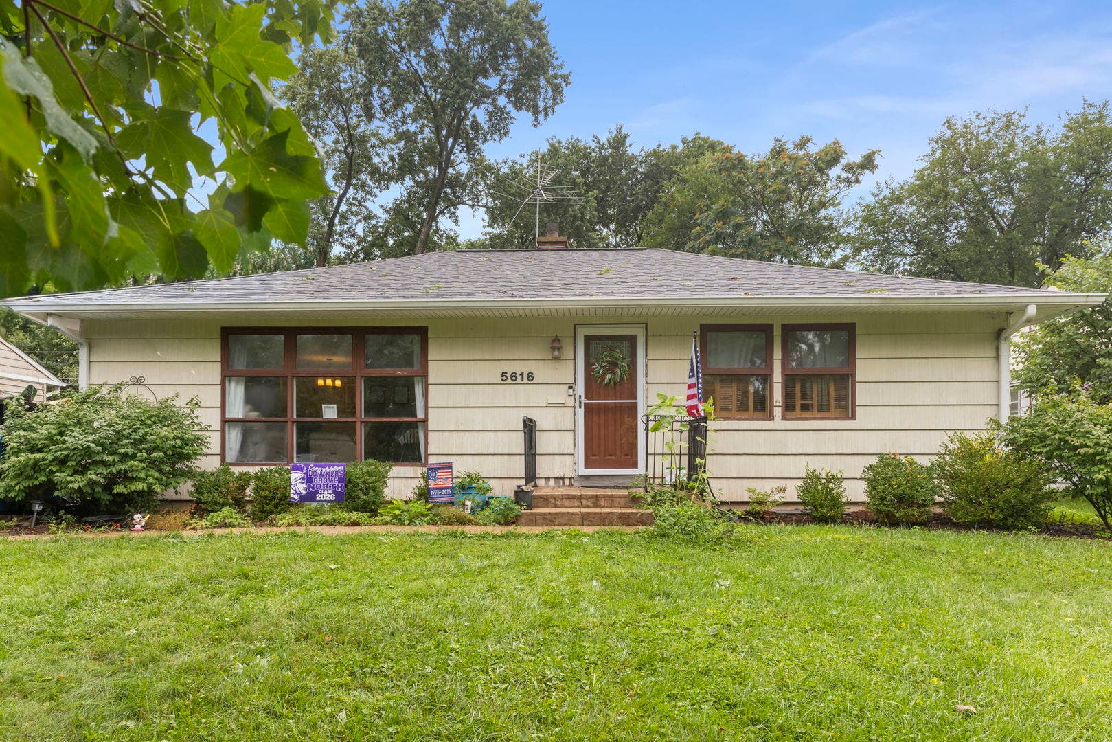 5616 AUBREY Terrace, Downers Grove, IL 60516 5616 AUBREY Terrace, Downers Grove, IL 60516