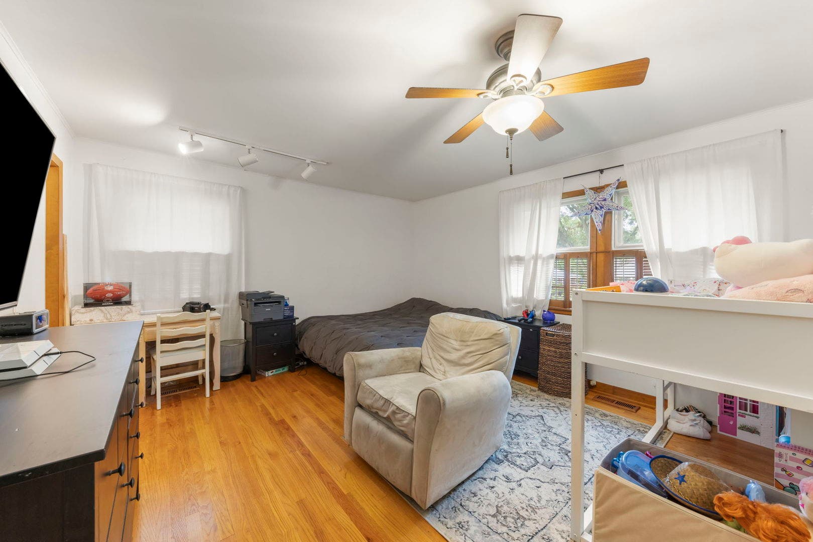 5616 AUBREY Terrace, Downers Grove, IL 60516 5616 AUBREY Terrace, Downers Grove, IL 60516