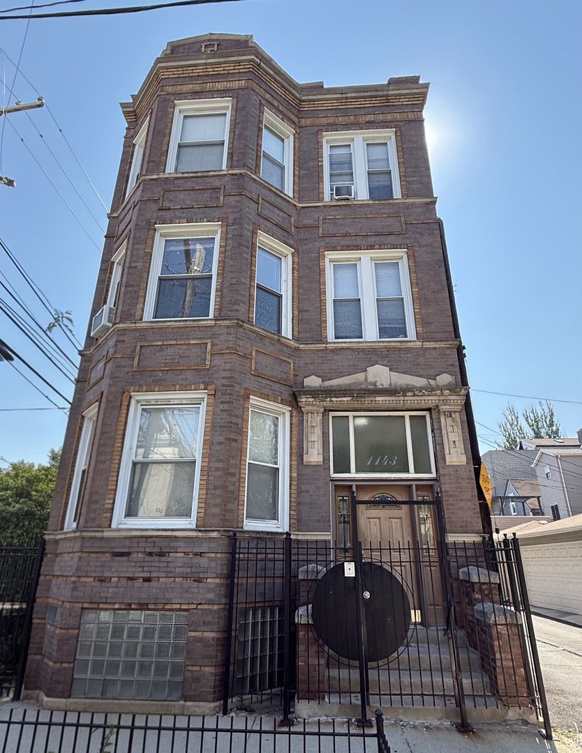 1143 N Rockwell Street, Chicago, IL 60622
