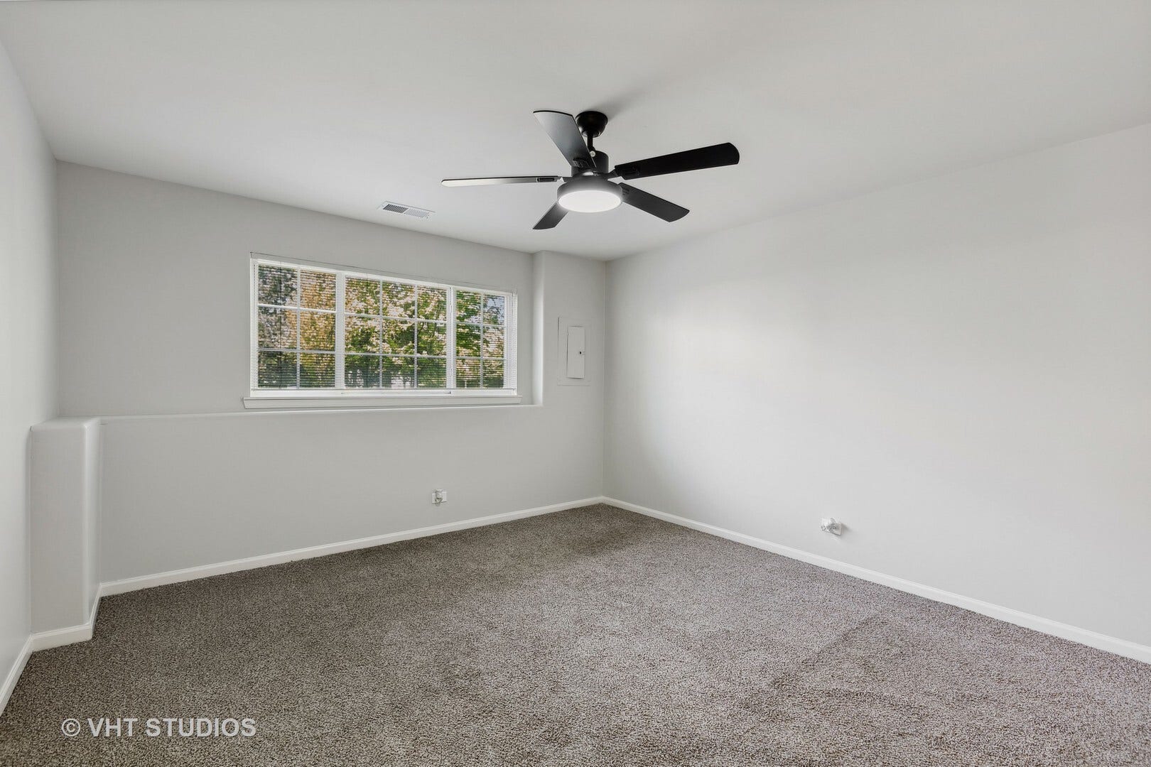 2222 Daybreak Drive, Aurora, IL 60503