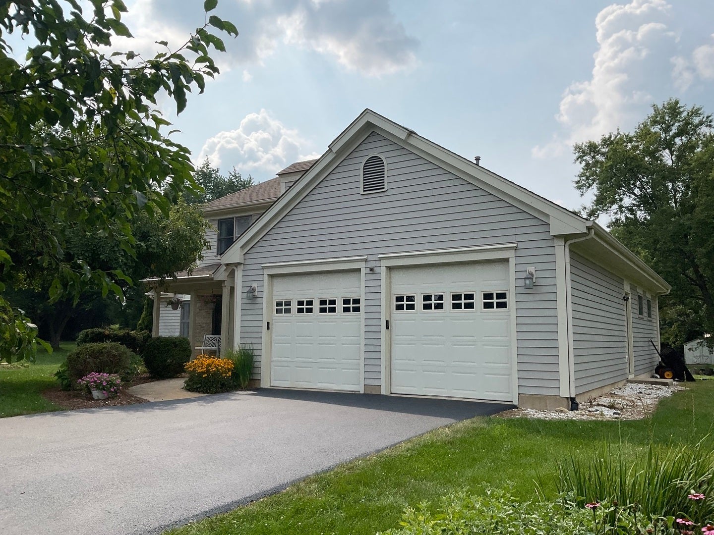 41W610 Silvana Drive, Elgin, IL 60124 41W610 Silvana Drive, Elgin, IL 60124
