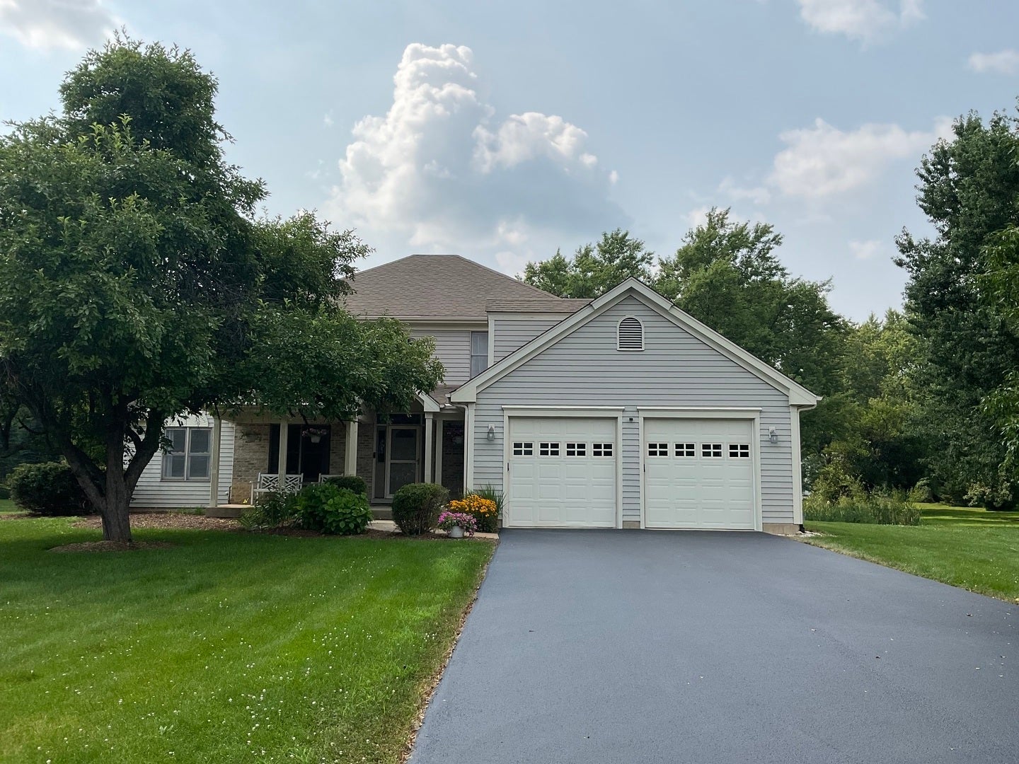 41W610 Silvana Drive, Elgin, IL 60124 41W610 Silvana Drive, Elgin, IL 60124