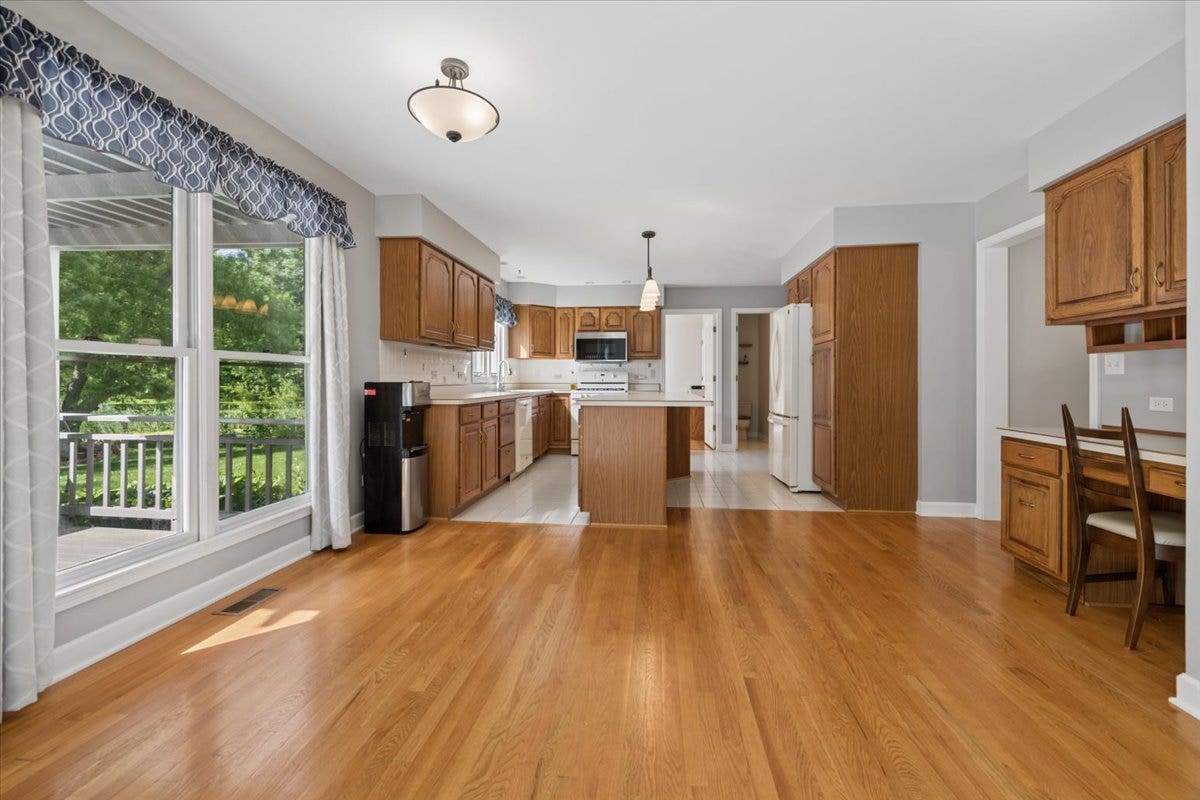 41W610 Silvana Drive, Elgin, IL 60124 41W610 Silvana Drive, Elgin, IL 60124