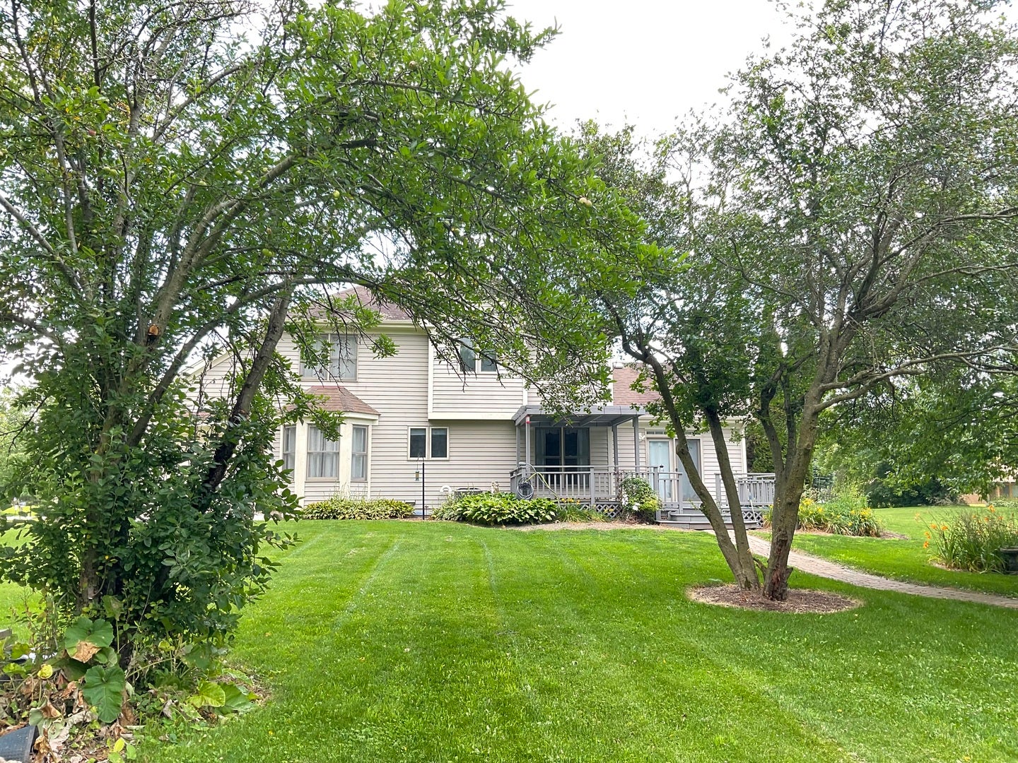 41W610 Silvana Drive, Elgin, IL 60124 41W610 Silvana Drive, Elgin, IL 60124