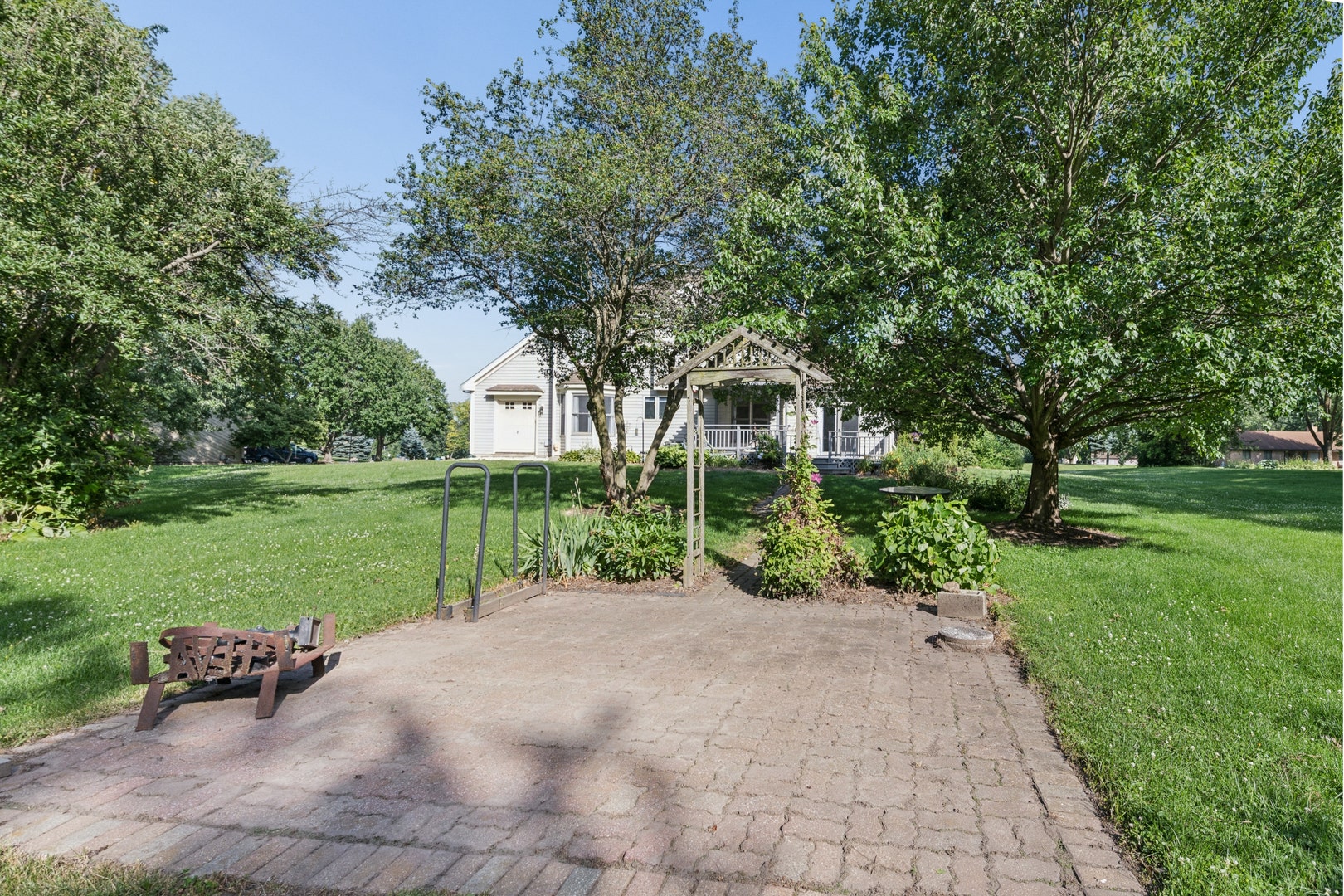 41W610 Silvana Drive, Elgin, IL 60124 41W610 Silvana Drive, Elgin, IL 60124