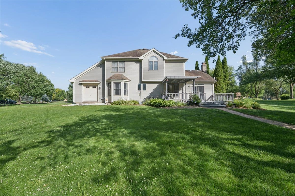 41W610 Silvana Drive, Elgin, IL 60124 41W610 Silvana Drive, Elgin, IL 60124