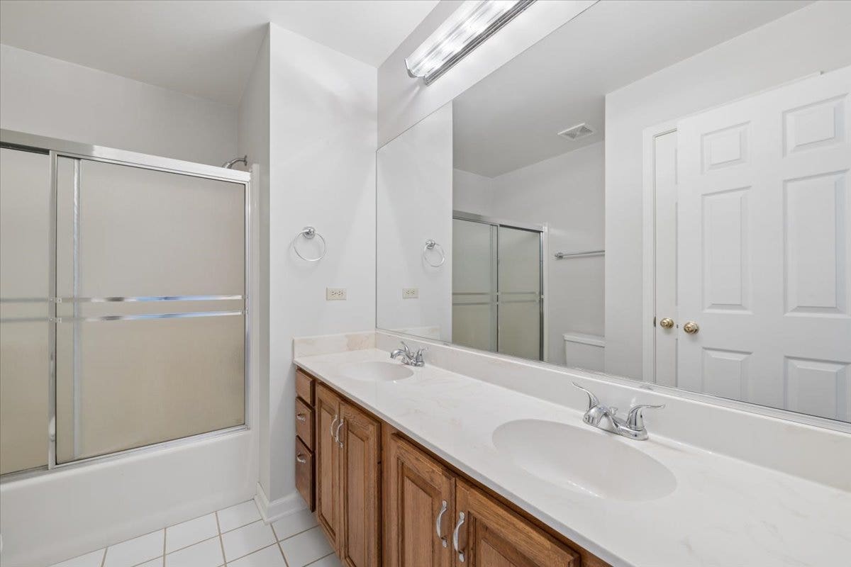 41W610 Silvana Drive, Elgin, IL 60124 41W610 Silvana Drive, Elgin, IL 60124
