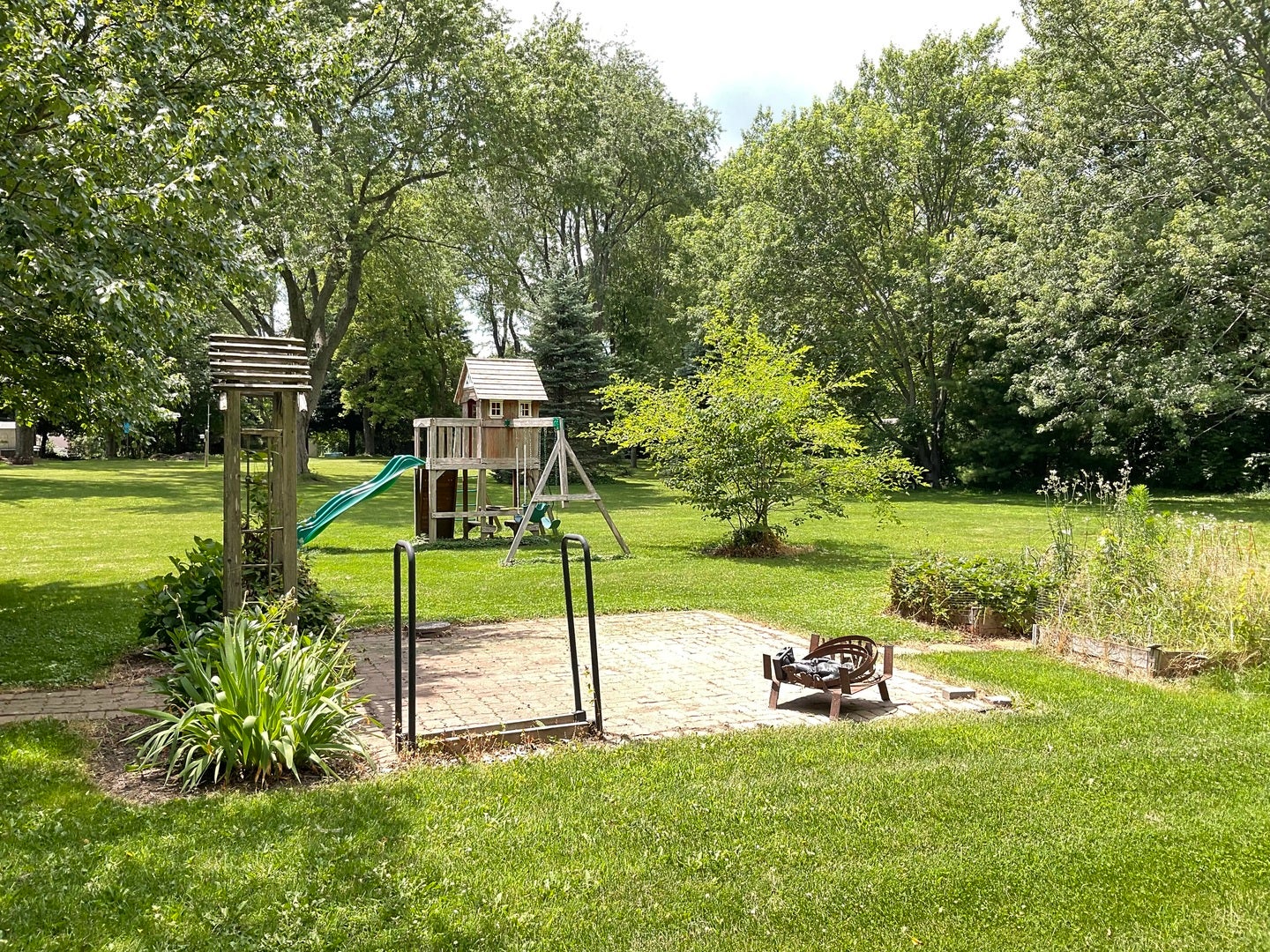 41W610 Silvana Drive, Elgin, IL 60124 41W610 Silvana Drive, Elgin, IL 60124