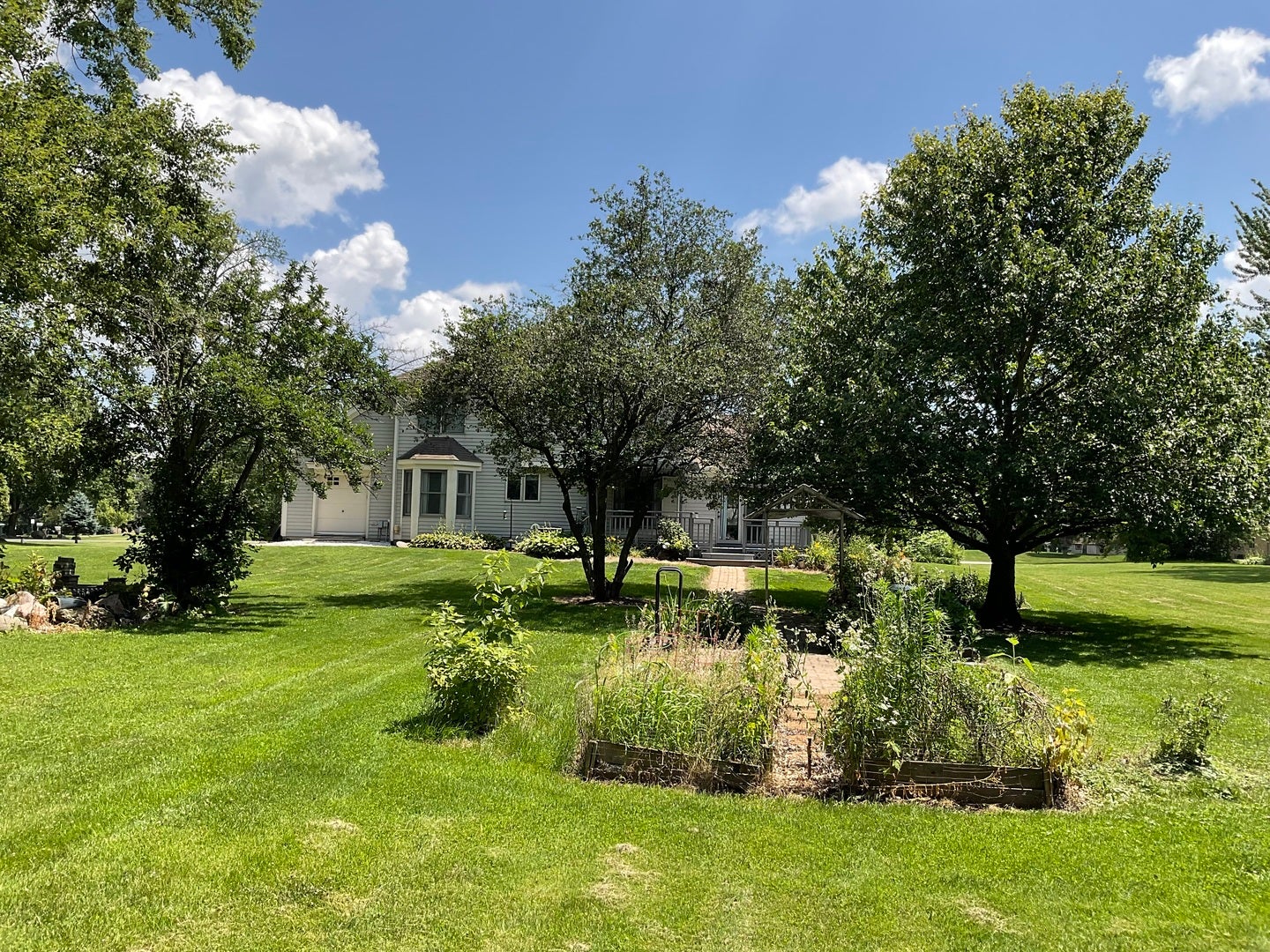 41W610 Silvana Drive, Elgin, IL 60124 41W610 Silvana Drive, Elgin, IL 60124